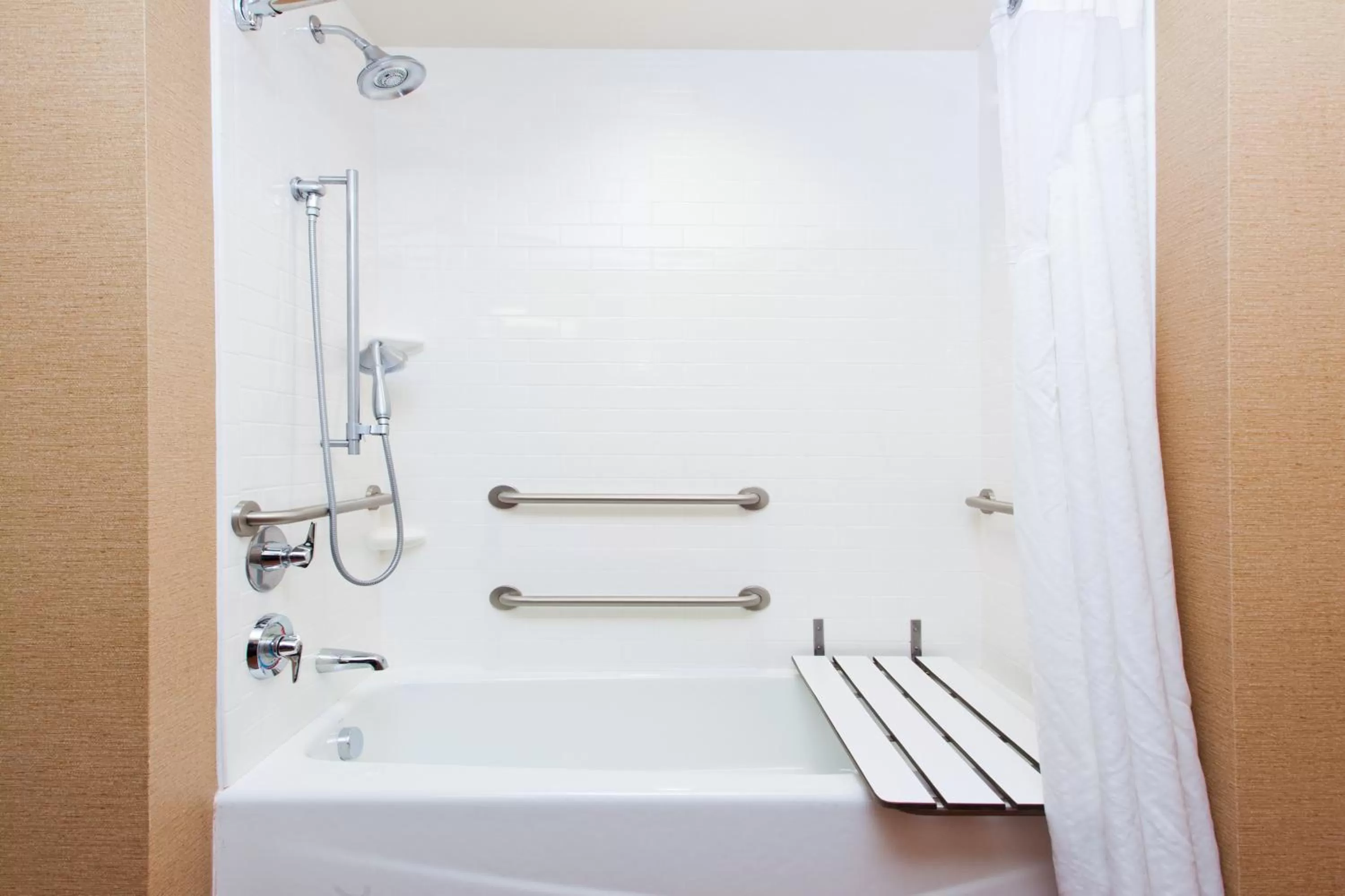 Photo of the whole room in Holiday Inn Express Hotel & Suites Jackson Northeast by IHG