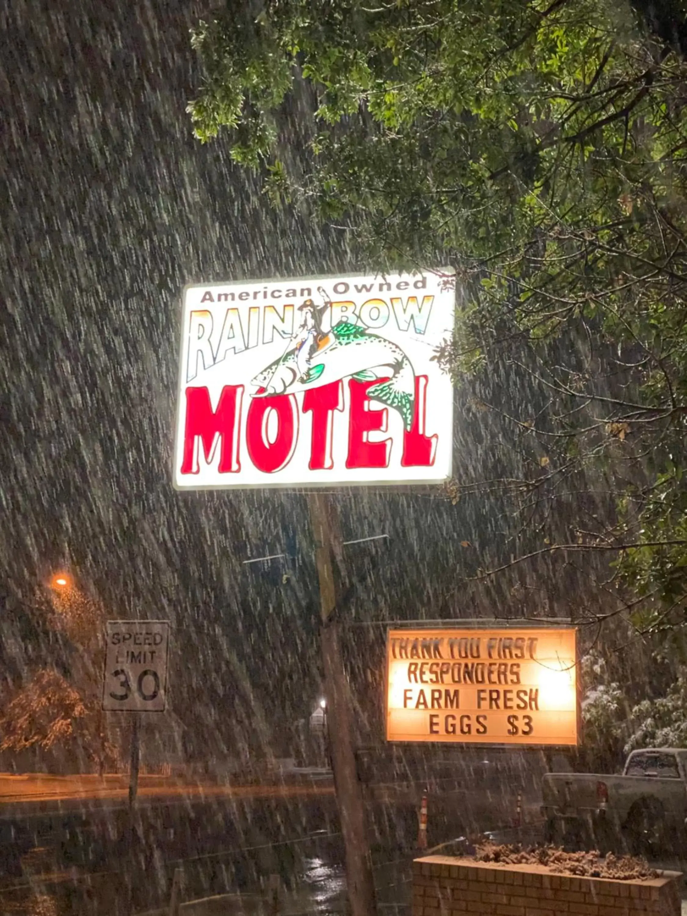 Property logo or sign in Rainbow Motel