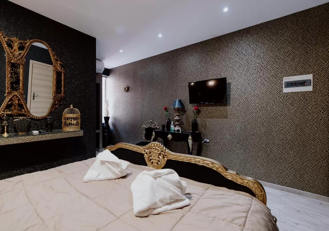 Bedroom, Bed in ROH Suites