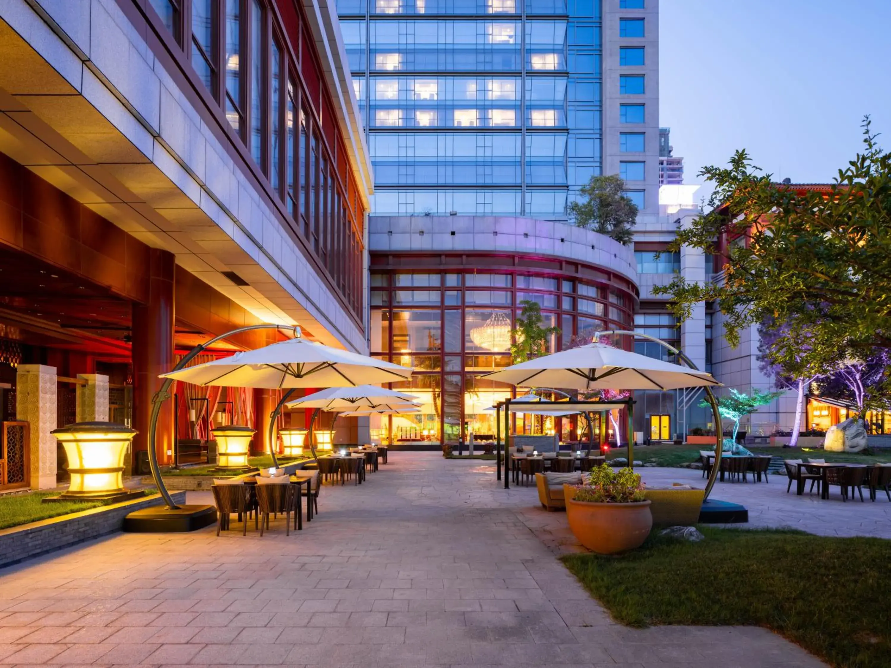 Garden view, Property Building in Shangri-La Hotel Xi'an