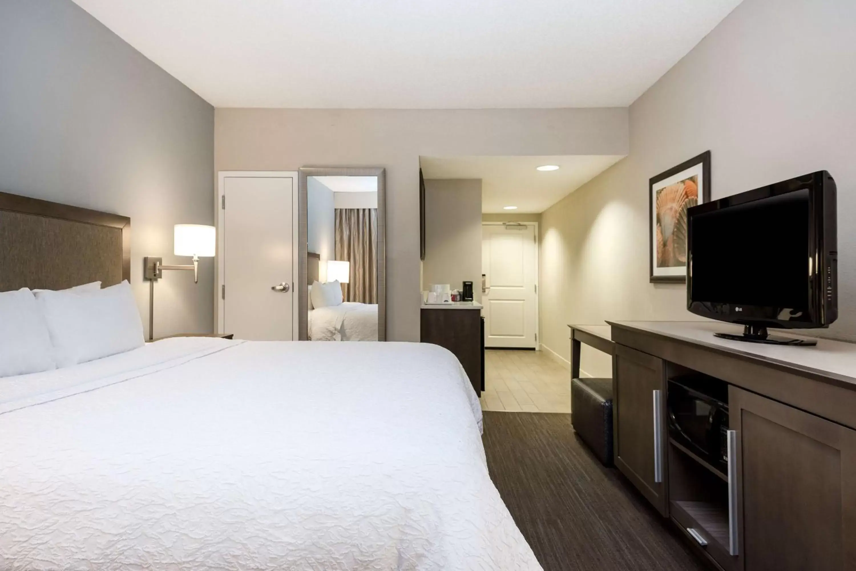 Bed in Hampton Inn Myrtle Beach West Bed in Hampton Inn Myrtle Beach West