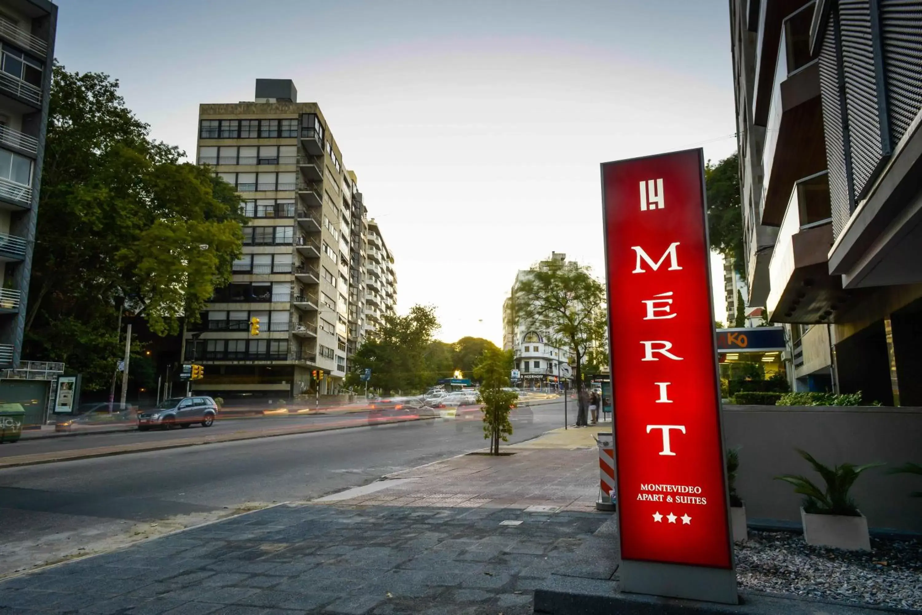 Facade/entrance, Property Building in Mérit Montevideo Apart & Suites