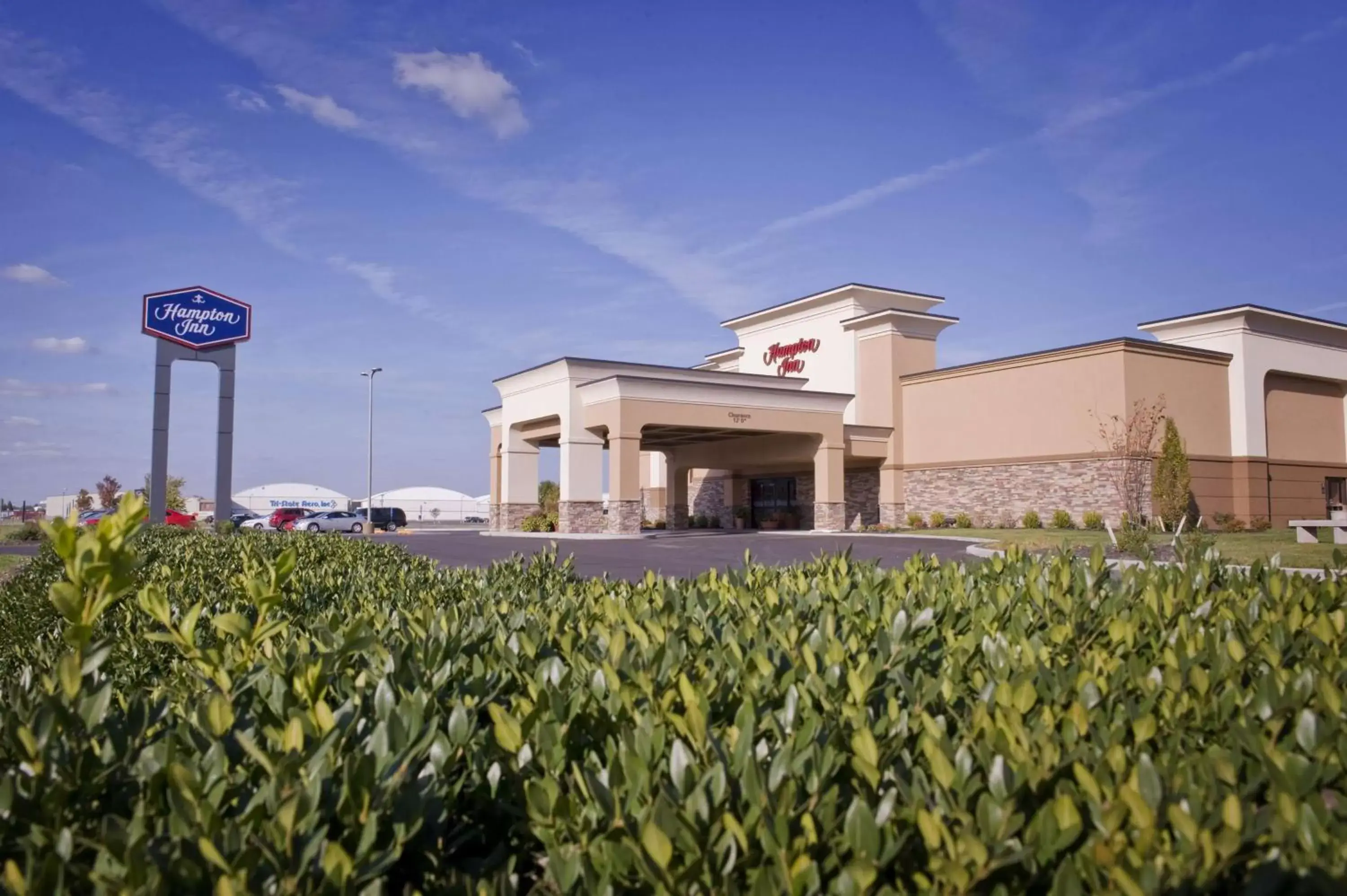 Property Building in Hampton Inn Evansville Airport