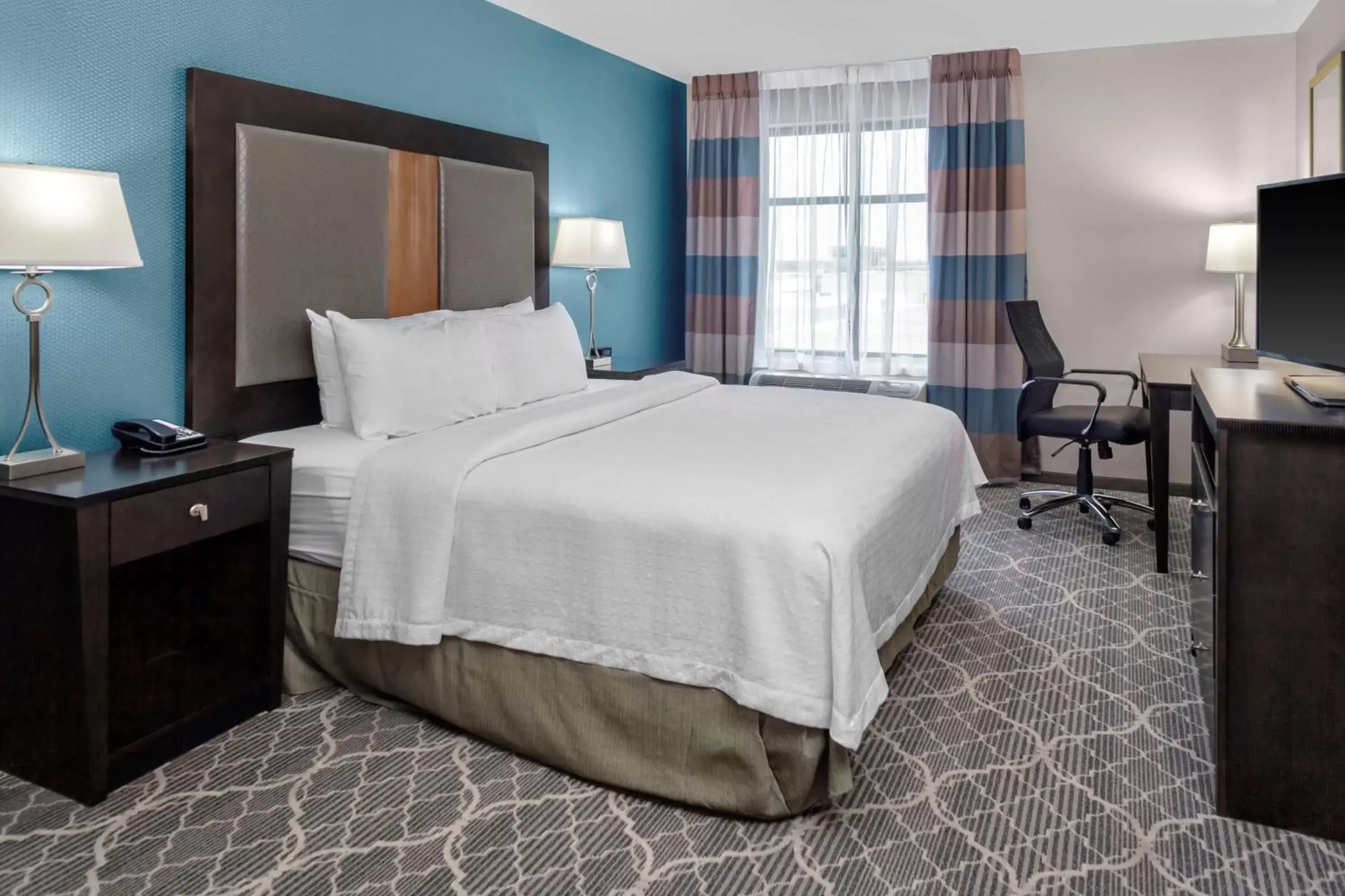 Bedroom, Bed in Homewood Suites By Hilton Wauwatosa Milwaukee