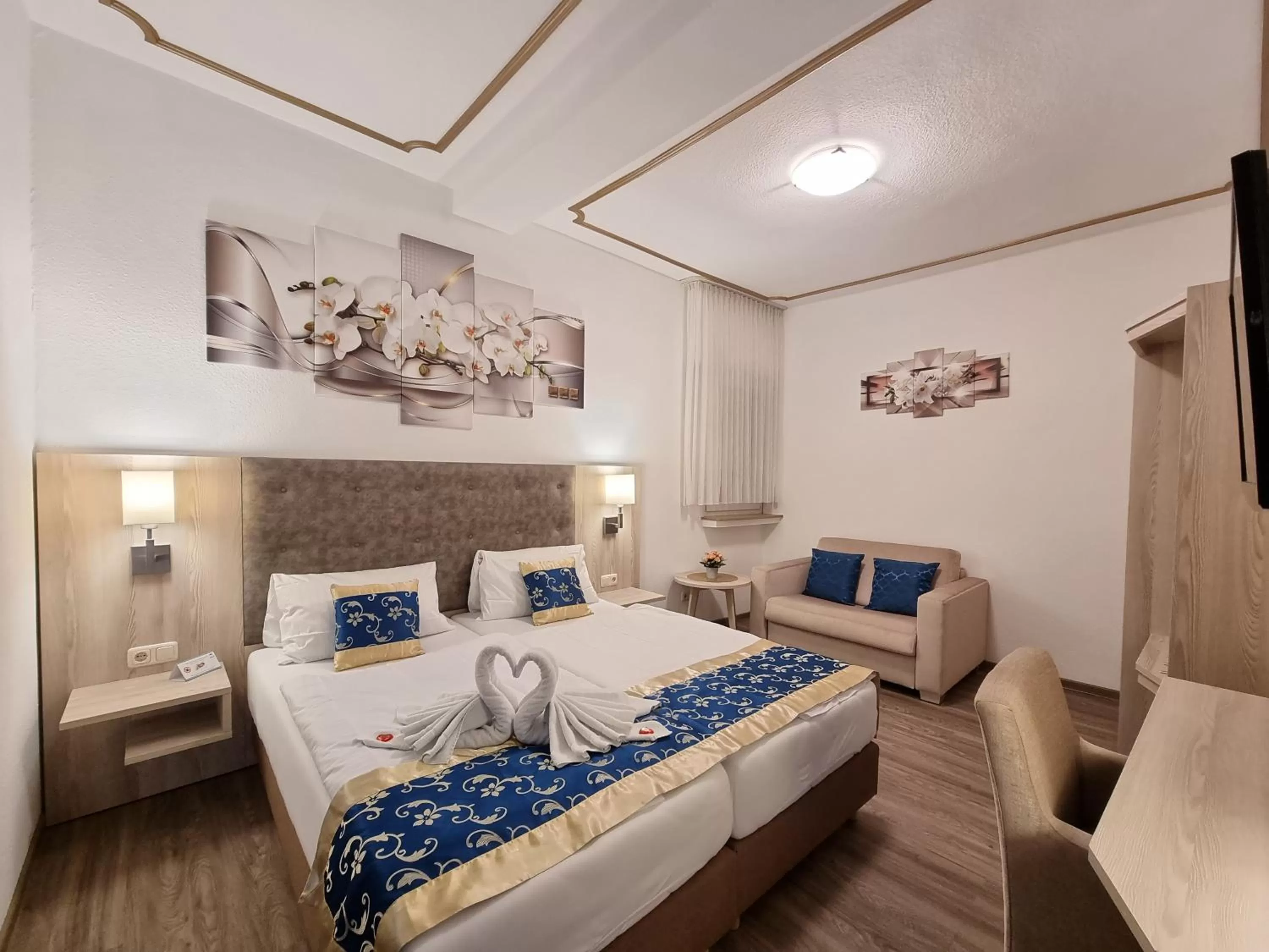 Bed in Hotel Medebach - Zum Schwanenkönig