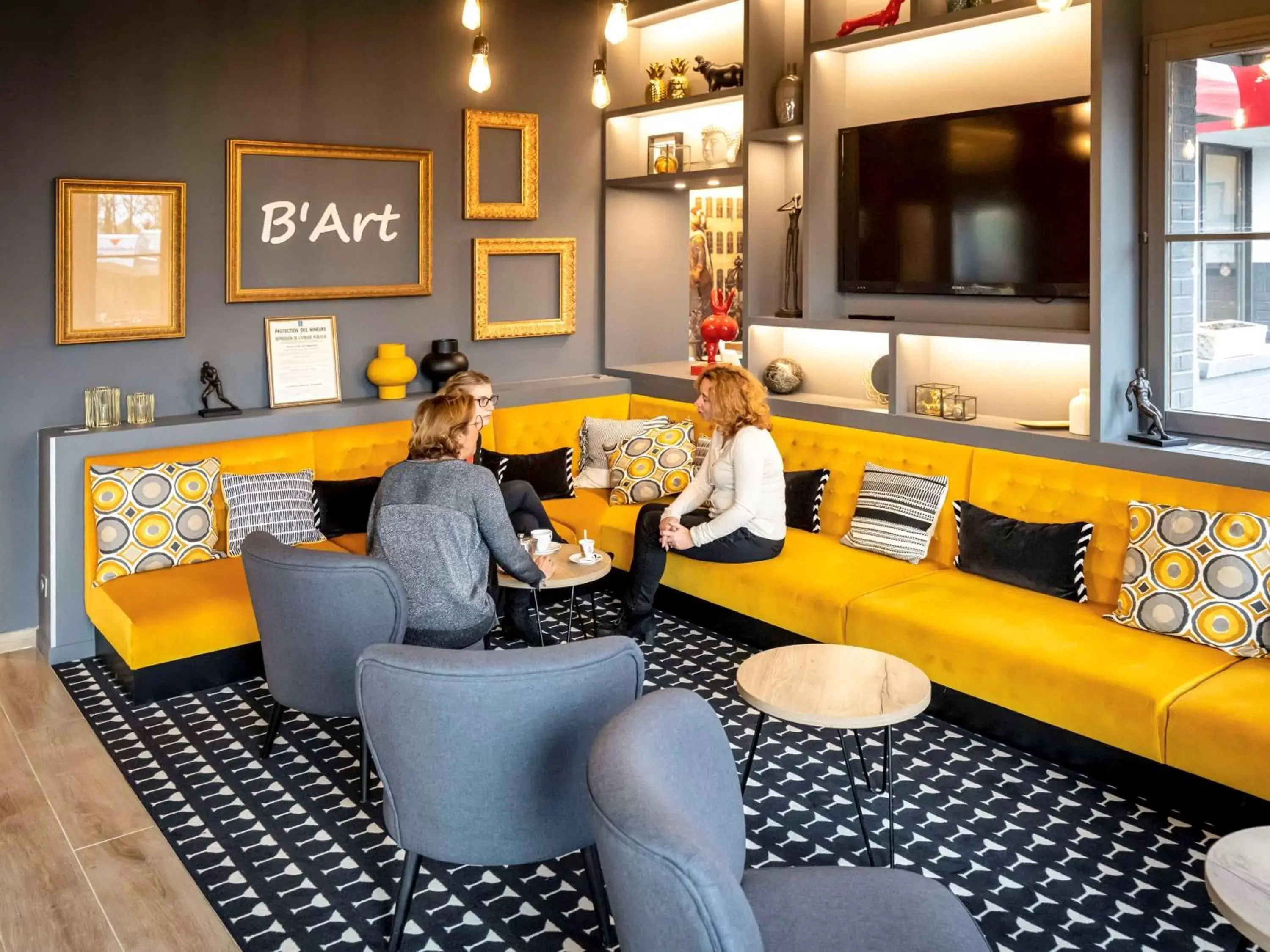 Lounge or bar in ibis Styles Douai Gare Gayant Expo