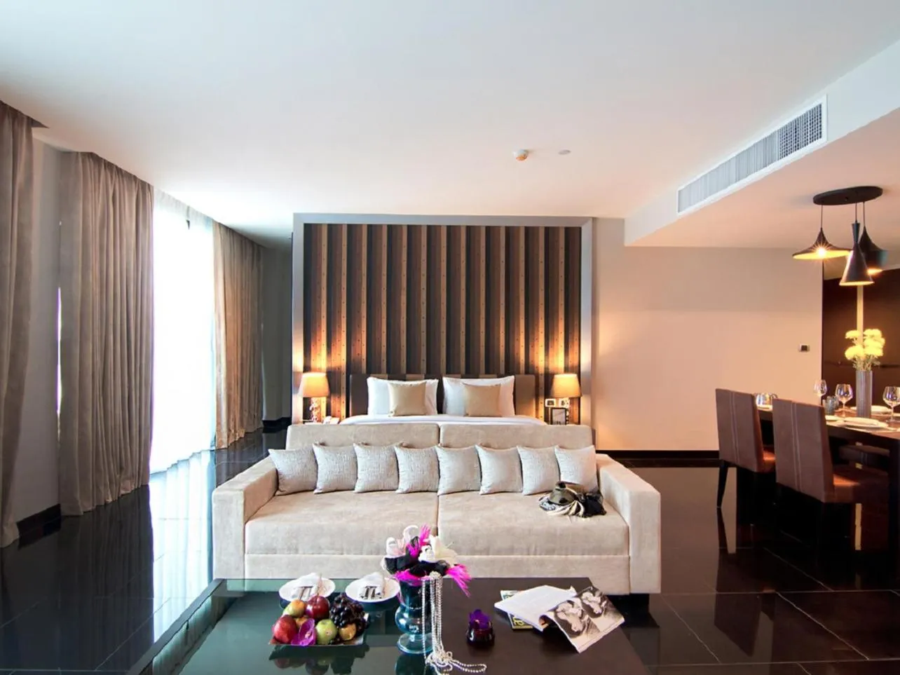 Bedroom, Bed in Way Hotel Pattaya