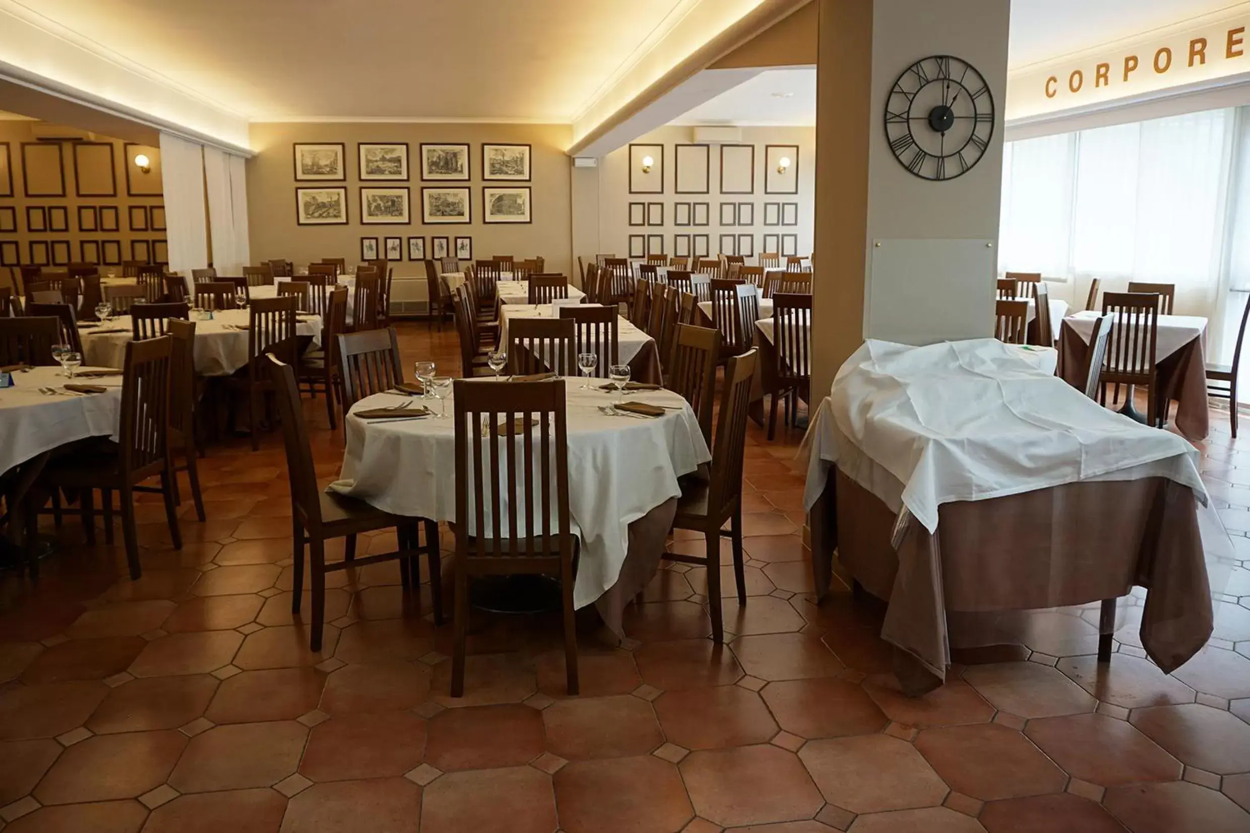 Restaurant/Places to Eat in Hotel Marc'Aurelio
