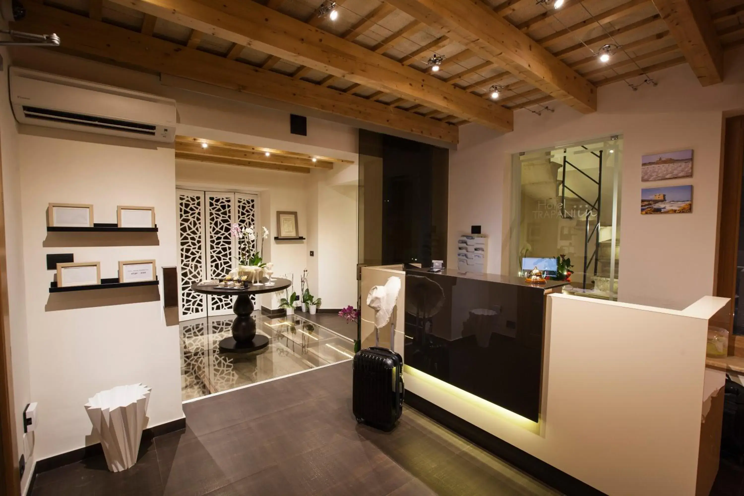 Lobby or reception in Hotel Trapani In Lobby or reception in Hotel Trapani In