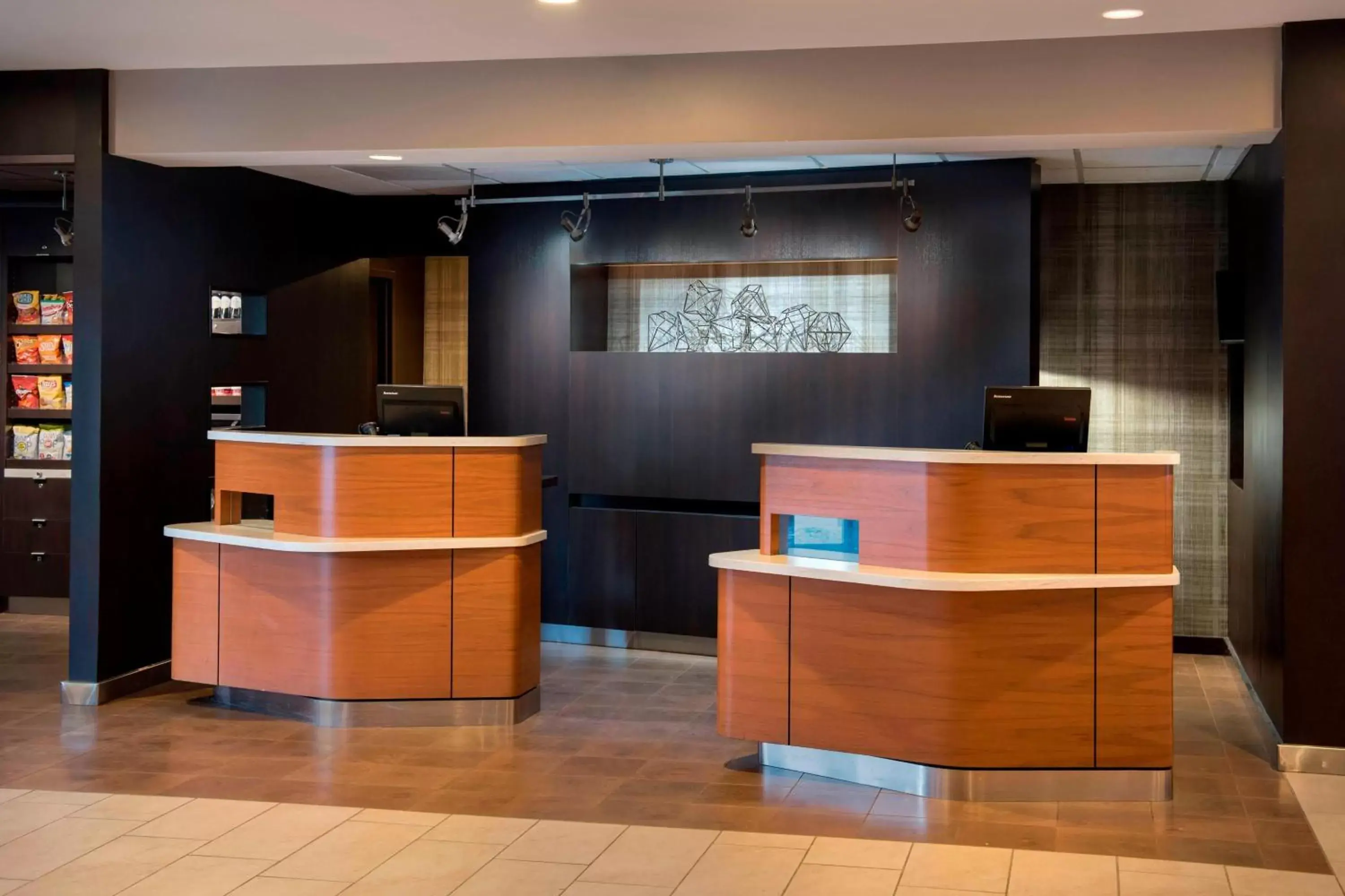 Lobby or reception, Lobby/Reception in Courtyard by Marriott Chicago Waukegan / Gurnee