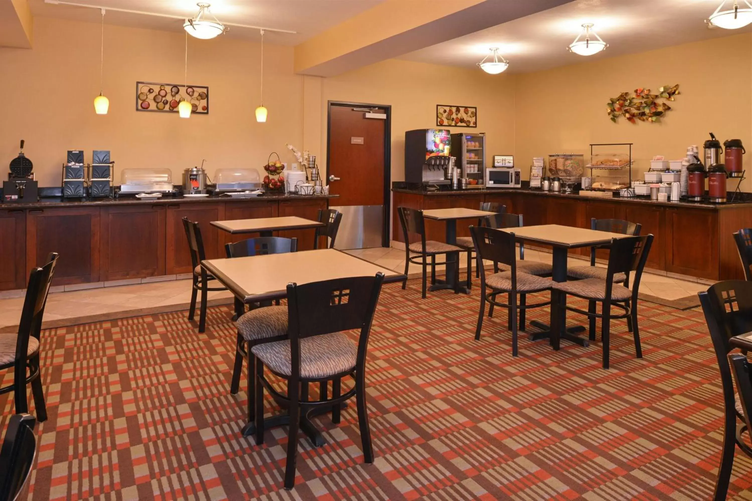 Restaurant/Places to Eat in Best Western Wilsonville Inn & Suites