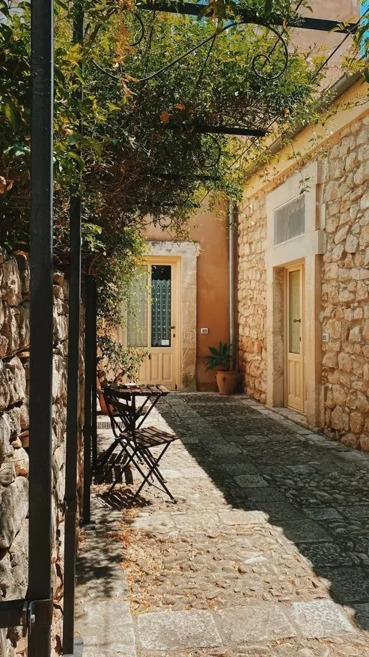 Patio in Palazzo Gambuzza