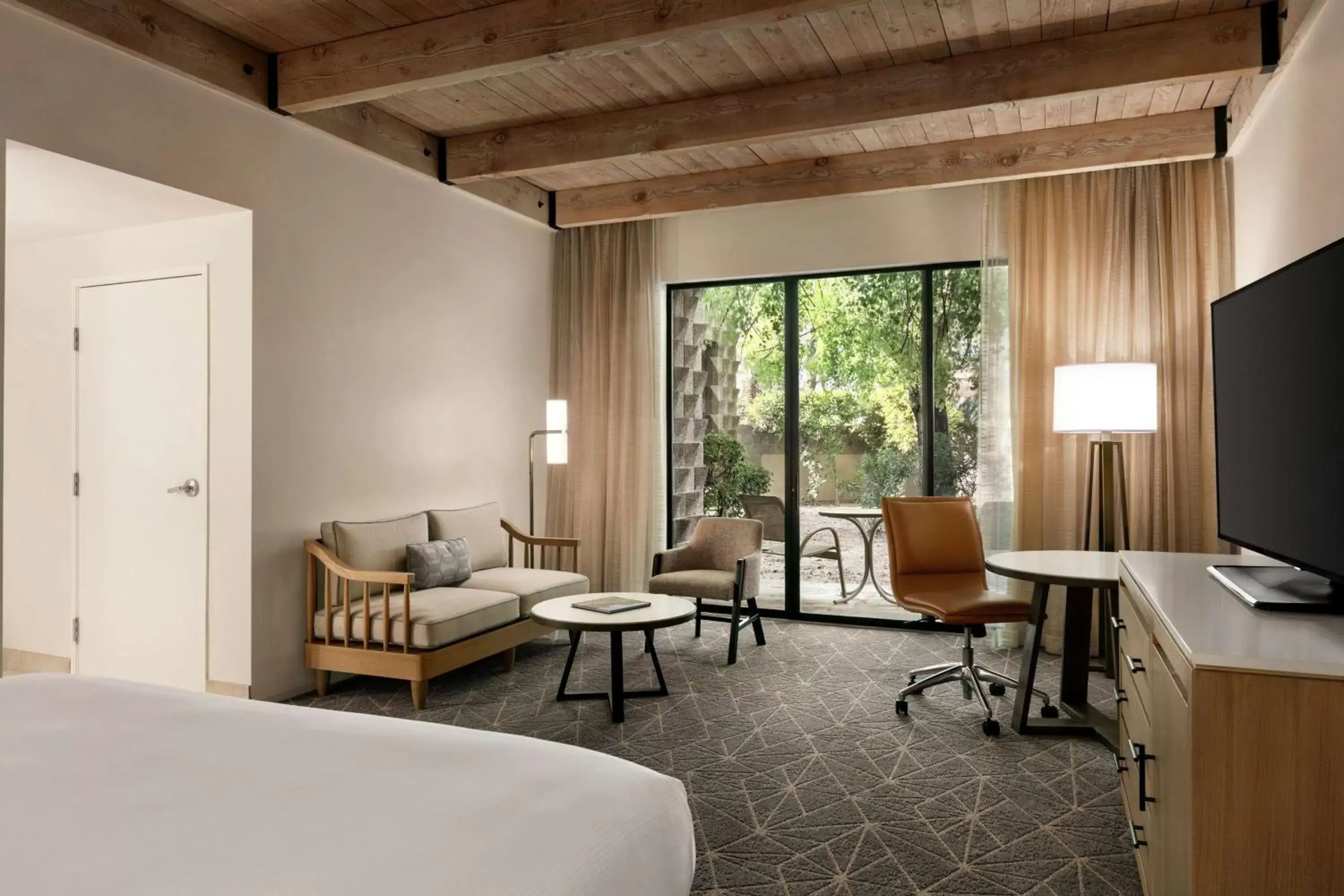 Bedroom, Seating Area in DoubleTree by Hilton Paradise Valley Resort Scottsdale