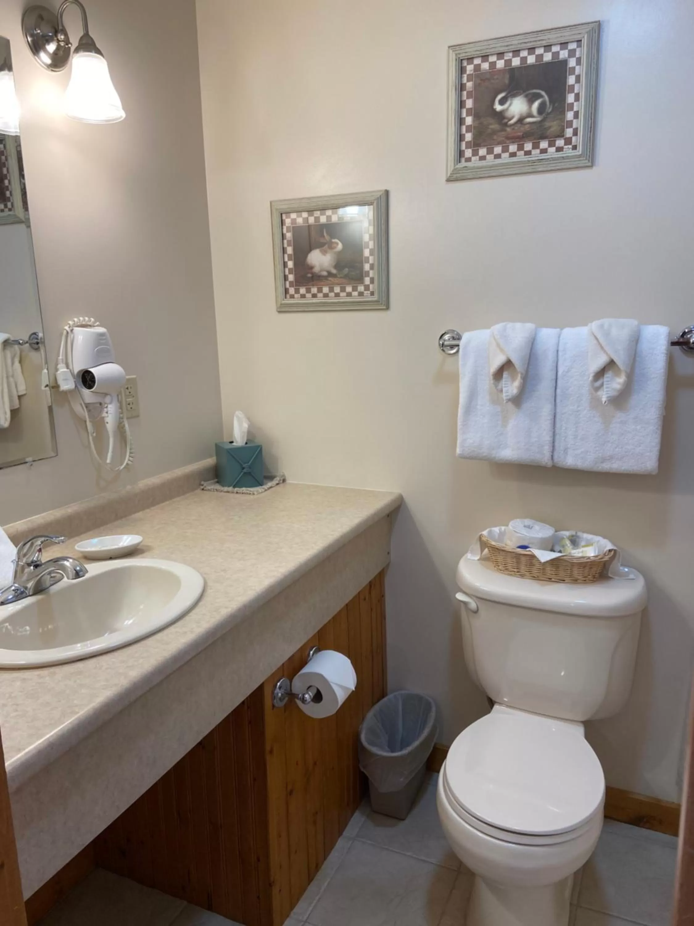 Bathroom in The Garrett Inn