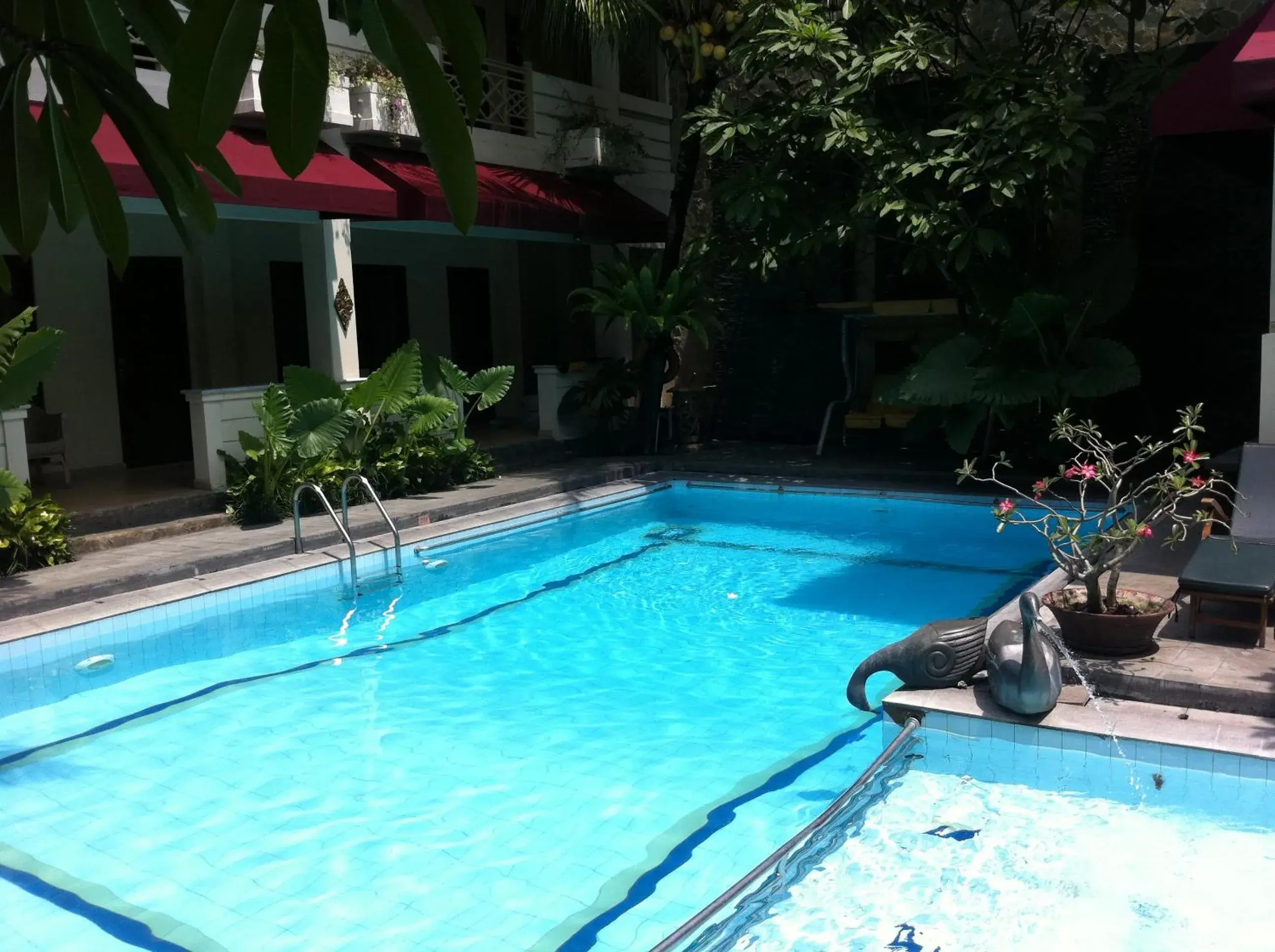 Swimming Pool in Hotel Indah Palace Yogyakarta