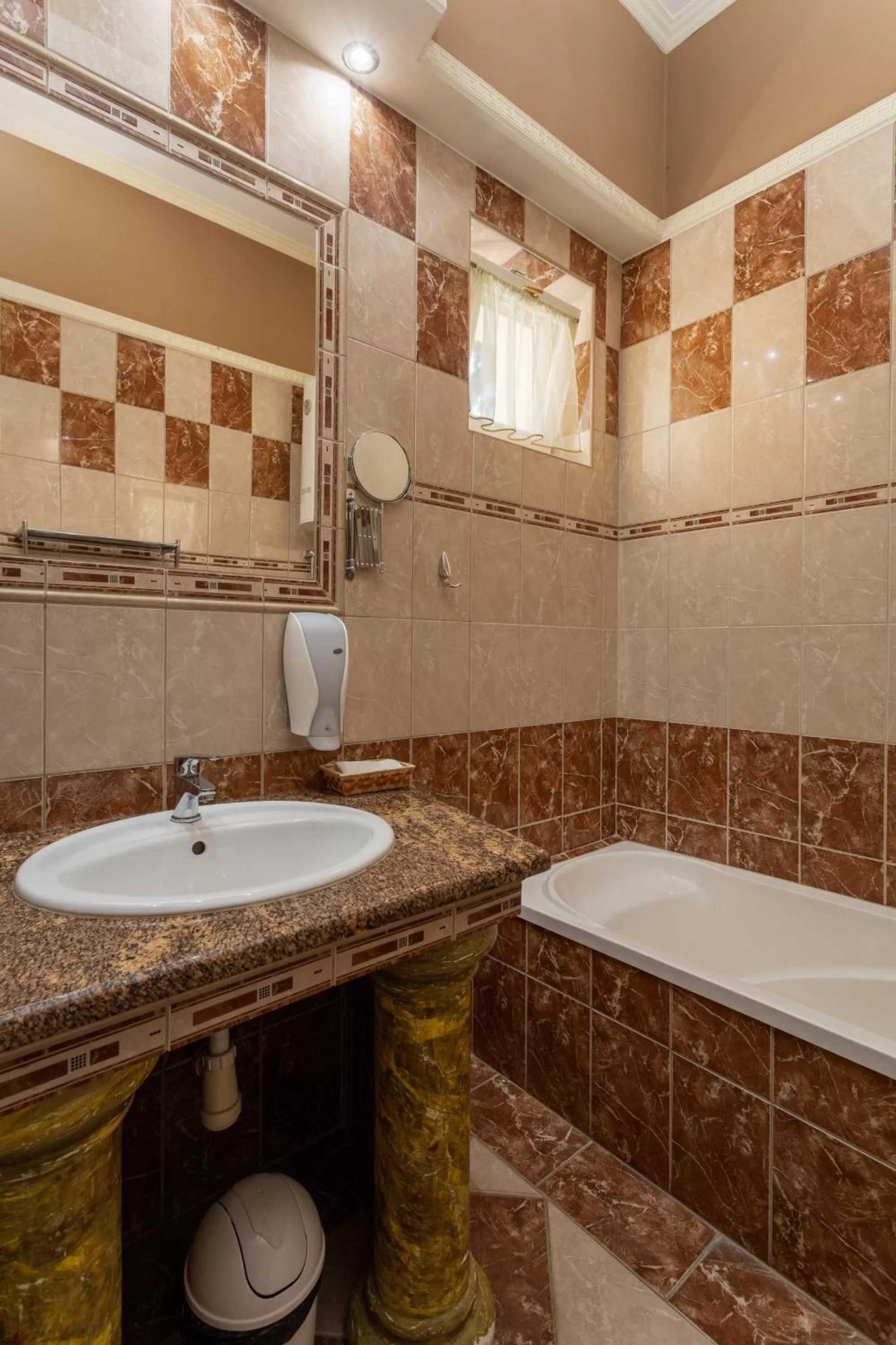 Bathroom in Illés Hotel