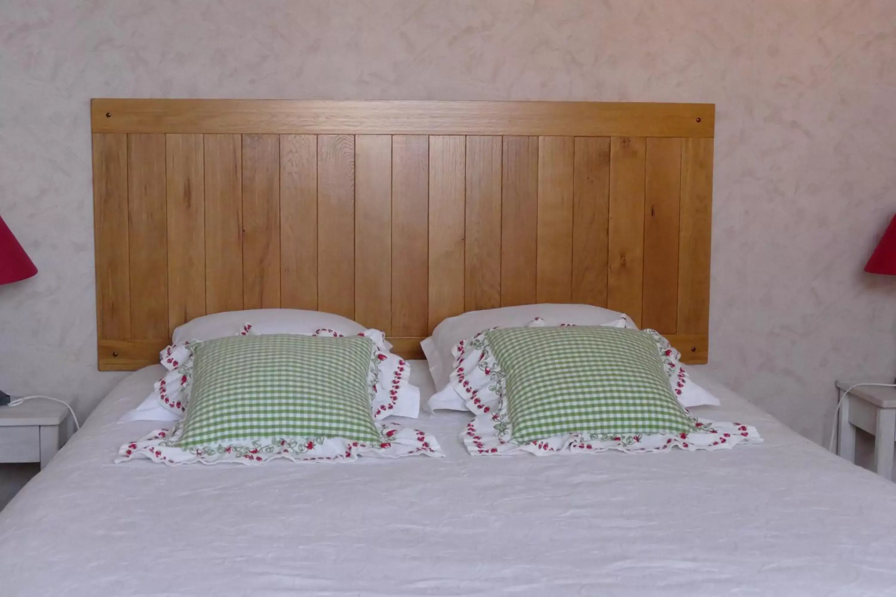 Bedroom, Bed in Le Clos des Perraudières