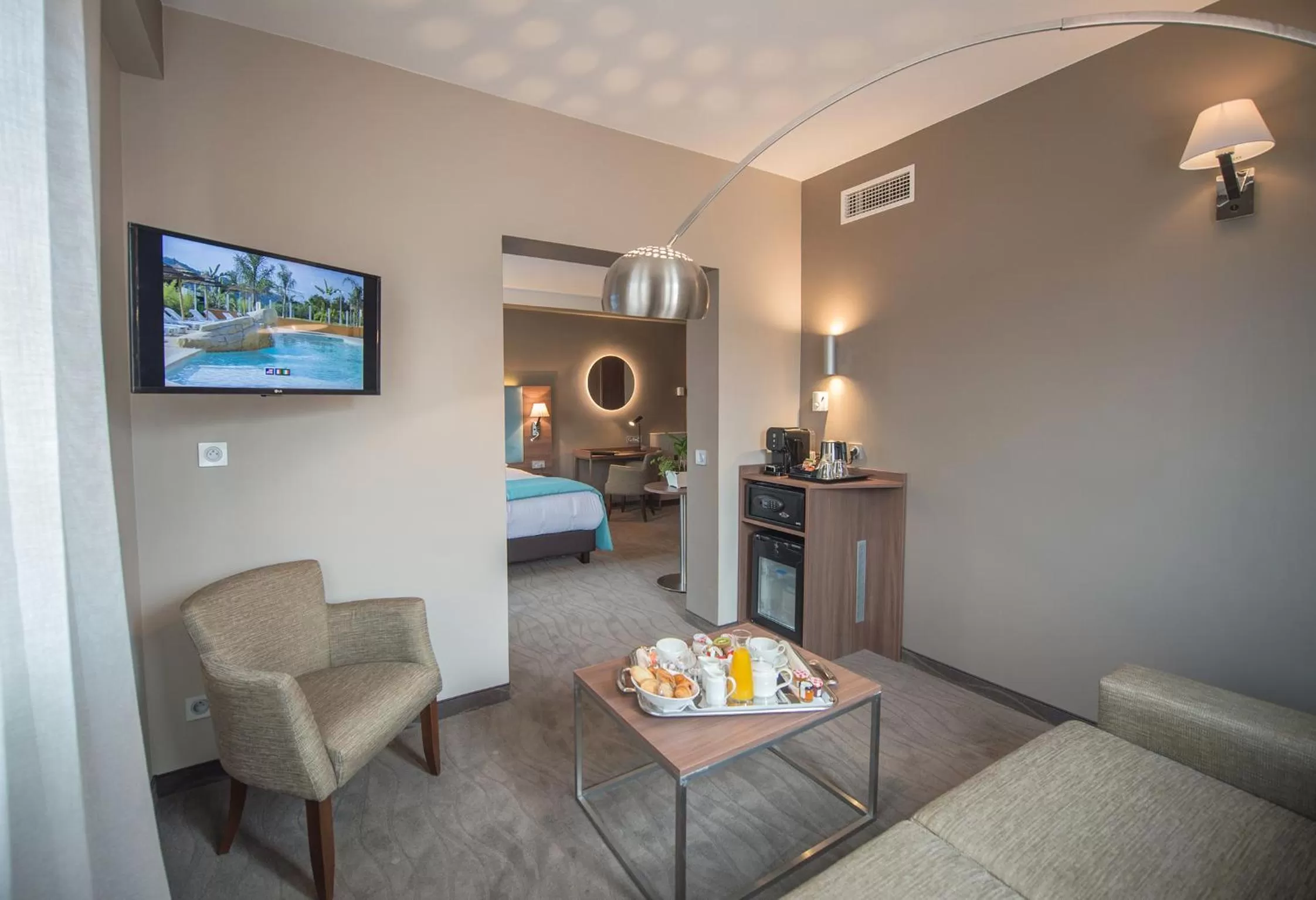 Bed in Hotel Lou Castelet