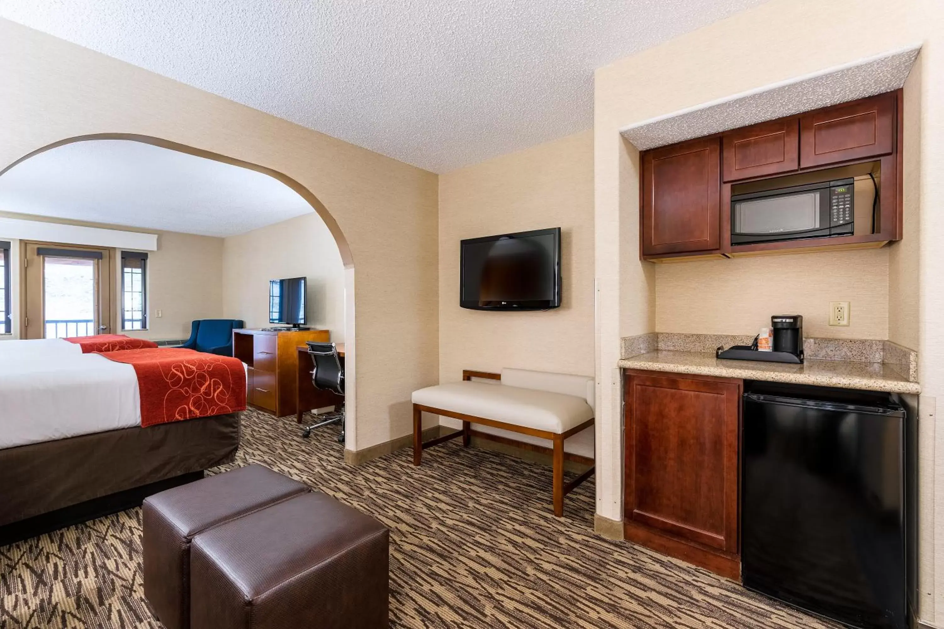 Photo of the whole room in Comfort Suites Golden West on Evergreen Parkway