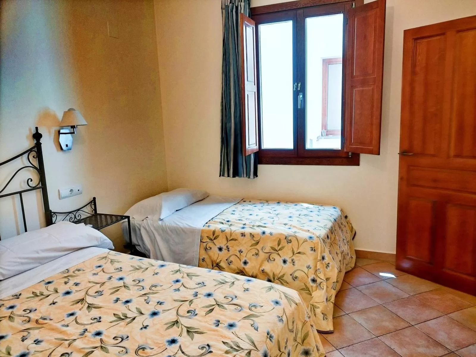 Bedroom, Bed in Abadia Suites