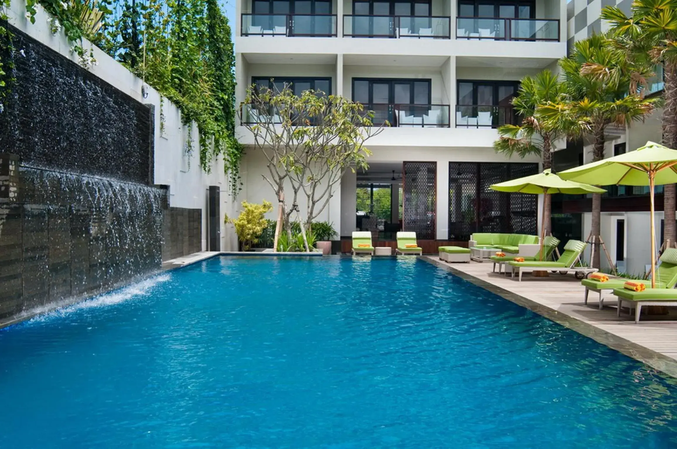 Day, Swimming Pool in Dekuta