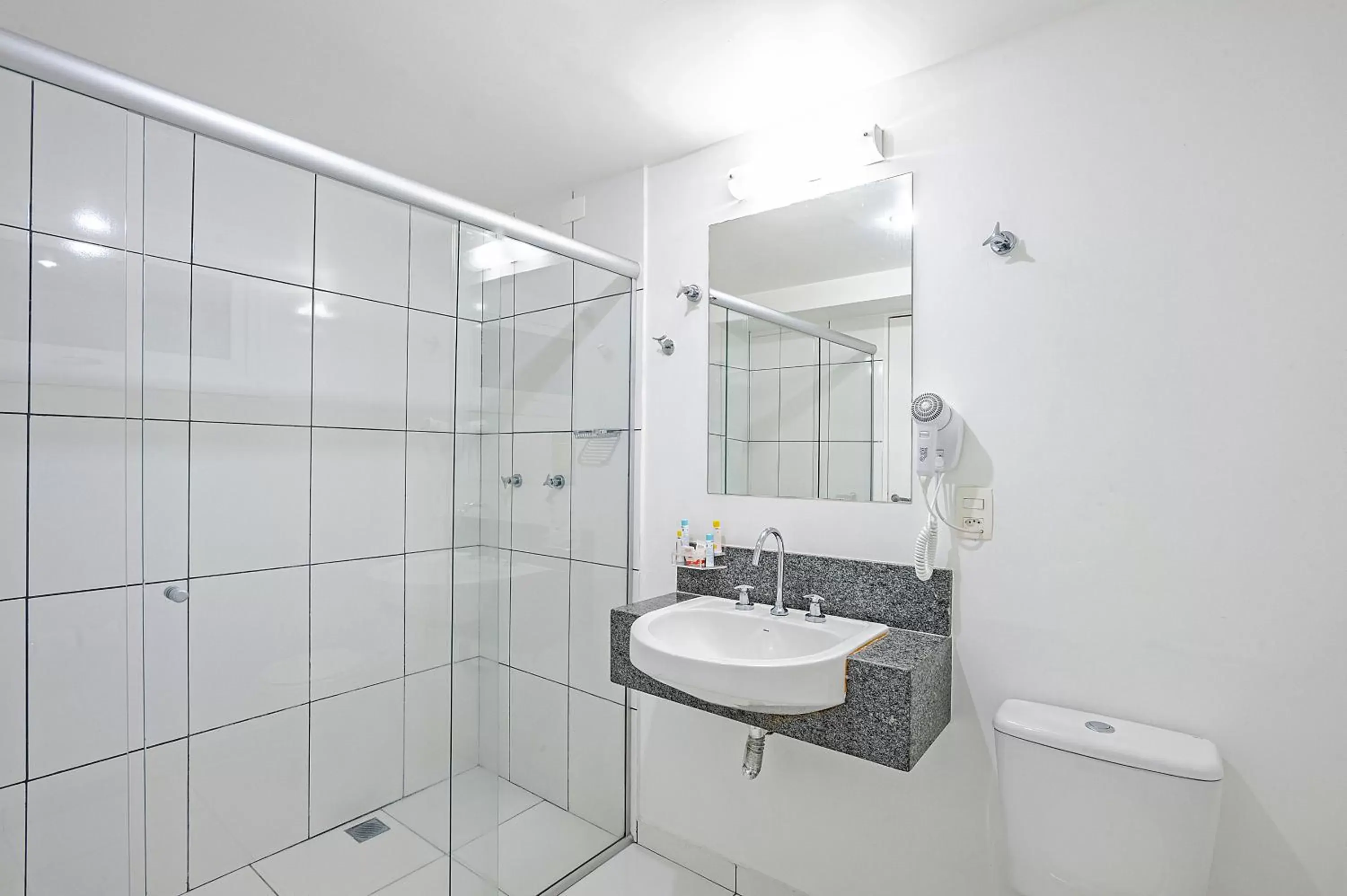 Bathroom in Slim São Paulo Congonhas by Slaviero Hotéis