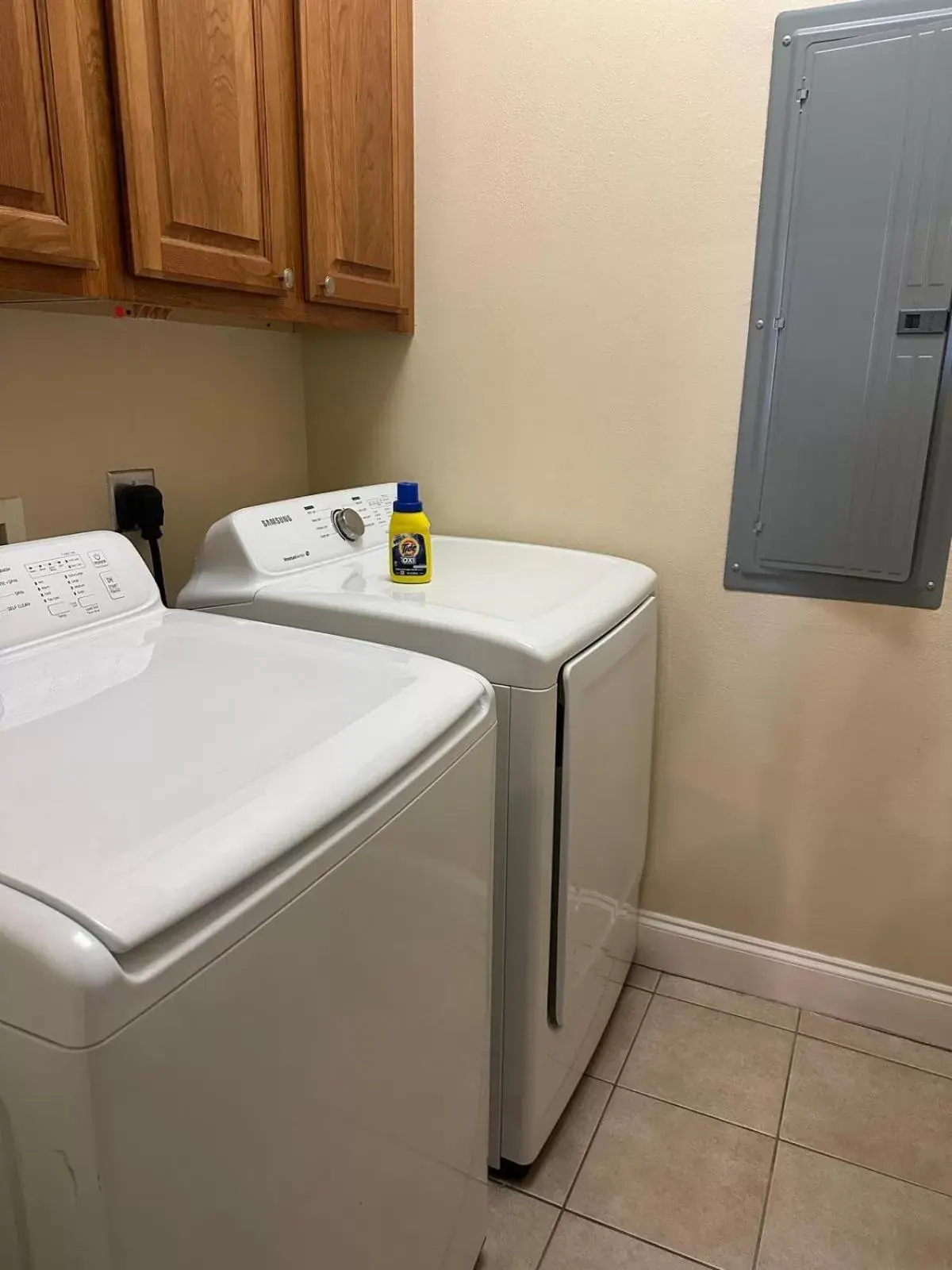 laundry, Bathroom in Penthouse Close to Disney area and Malls water view