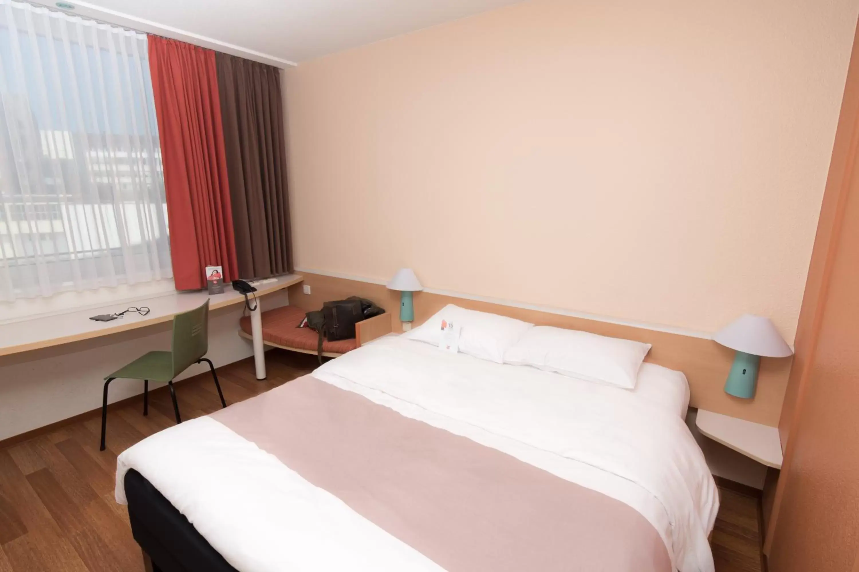 Bed in ibis Koblenz City