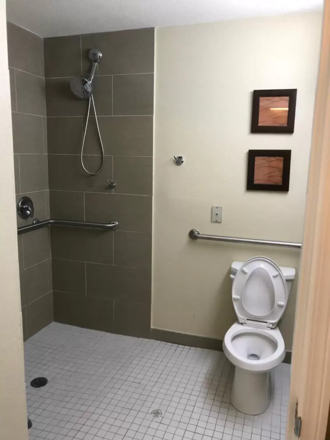 Bathroom in Comfort Inn & Suites Atlanta Smyrna