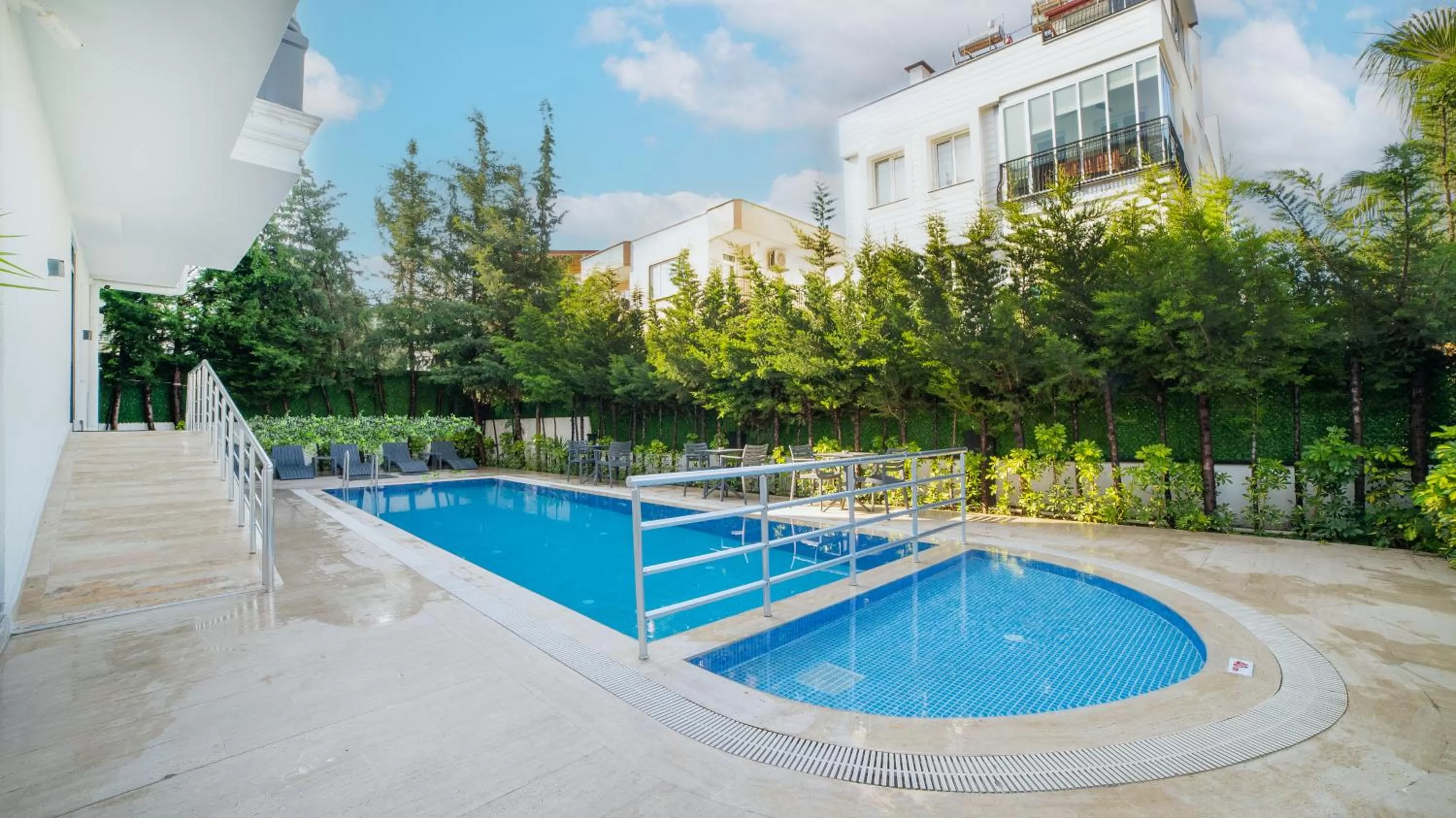 Property building, Swimming Pool in Vista Family Hotel Konyaaltı