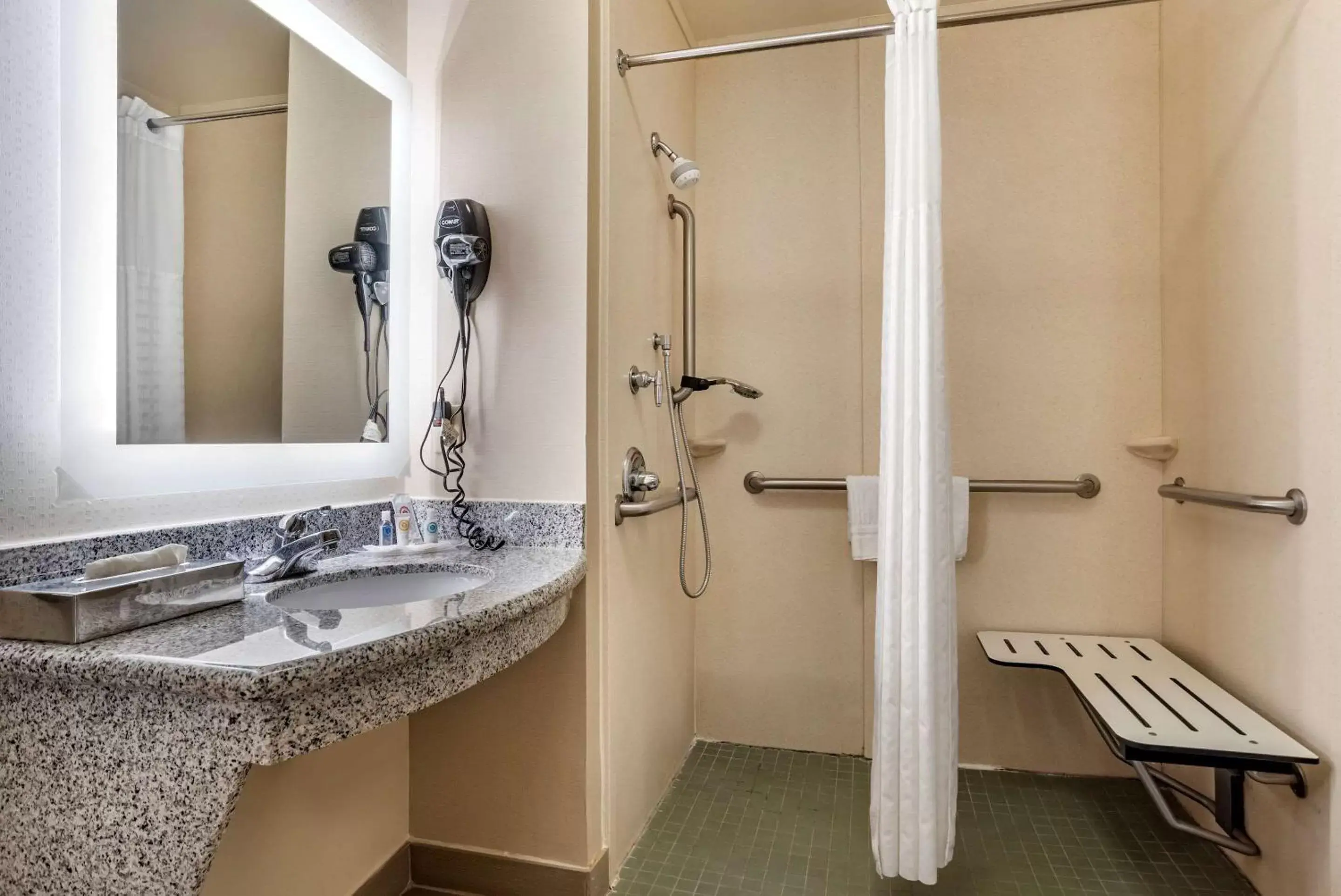 Photo of the whole room, Bathroom in Comfort Suites Airport Flowood