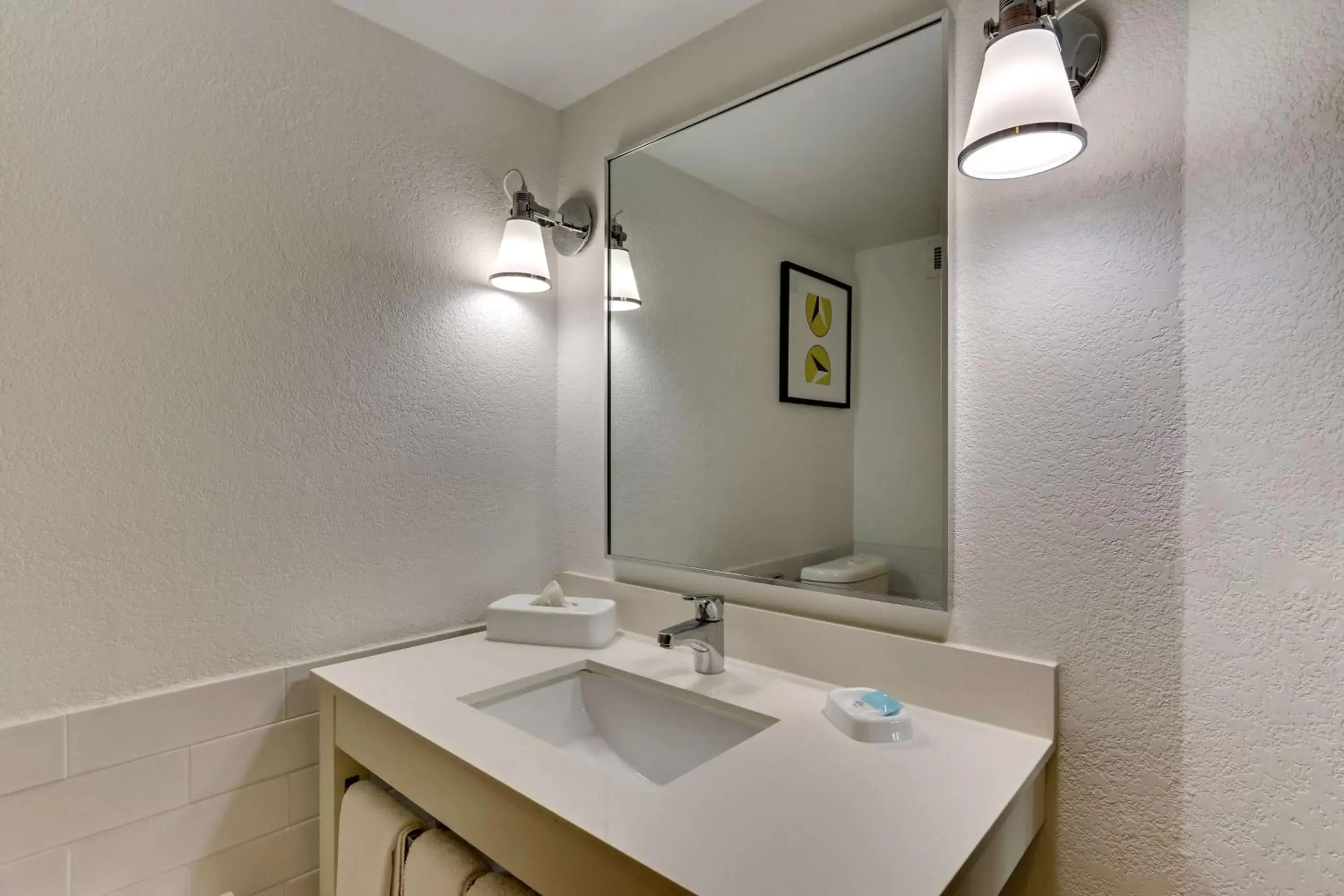 Bathroom in Drury Inn & Suites San Antonio Airport