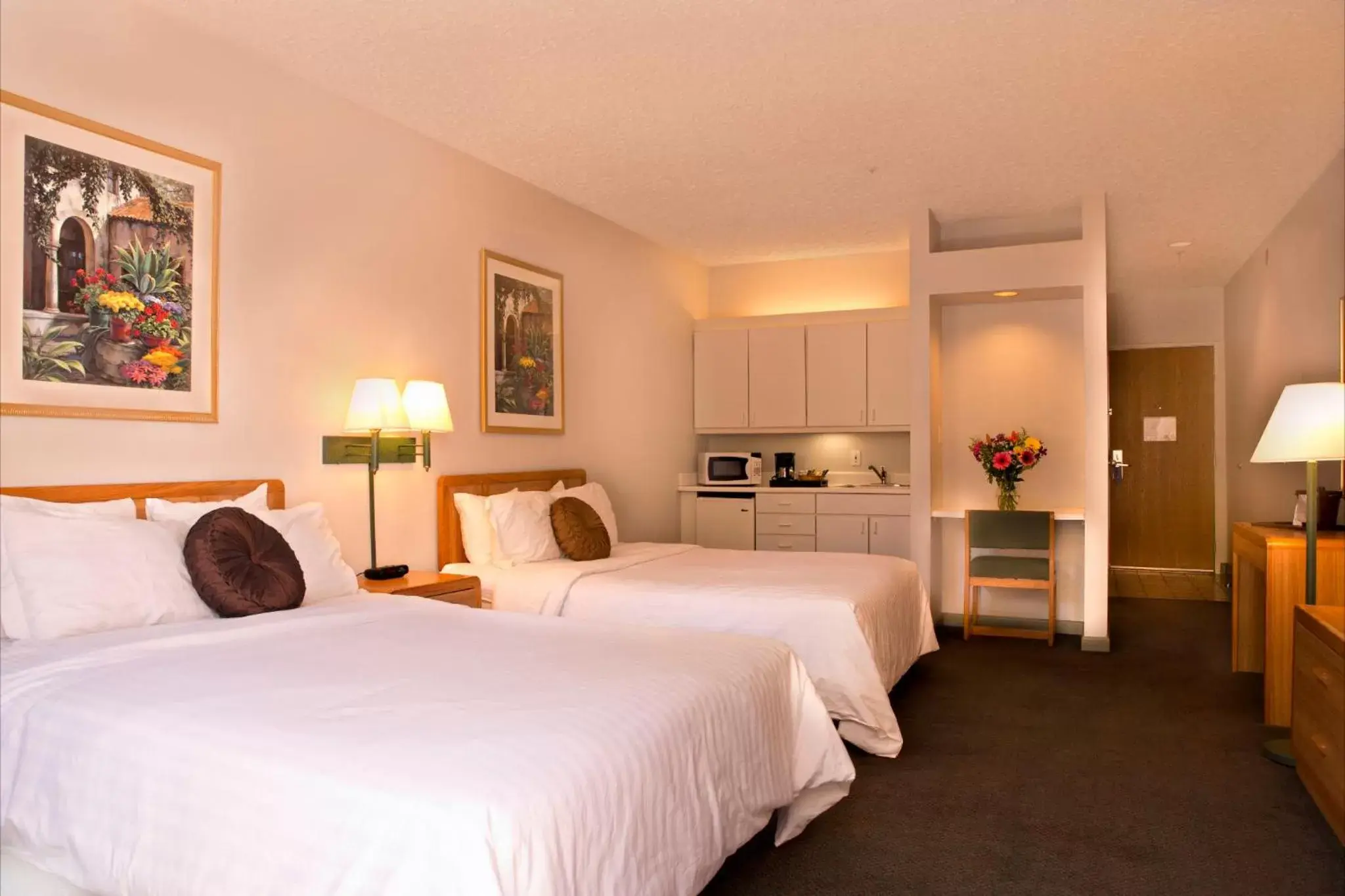 Bed in Hotel Buena Vista - San Luis Obispo