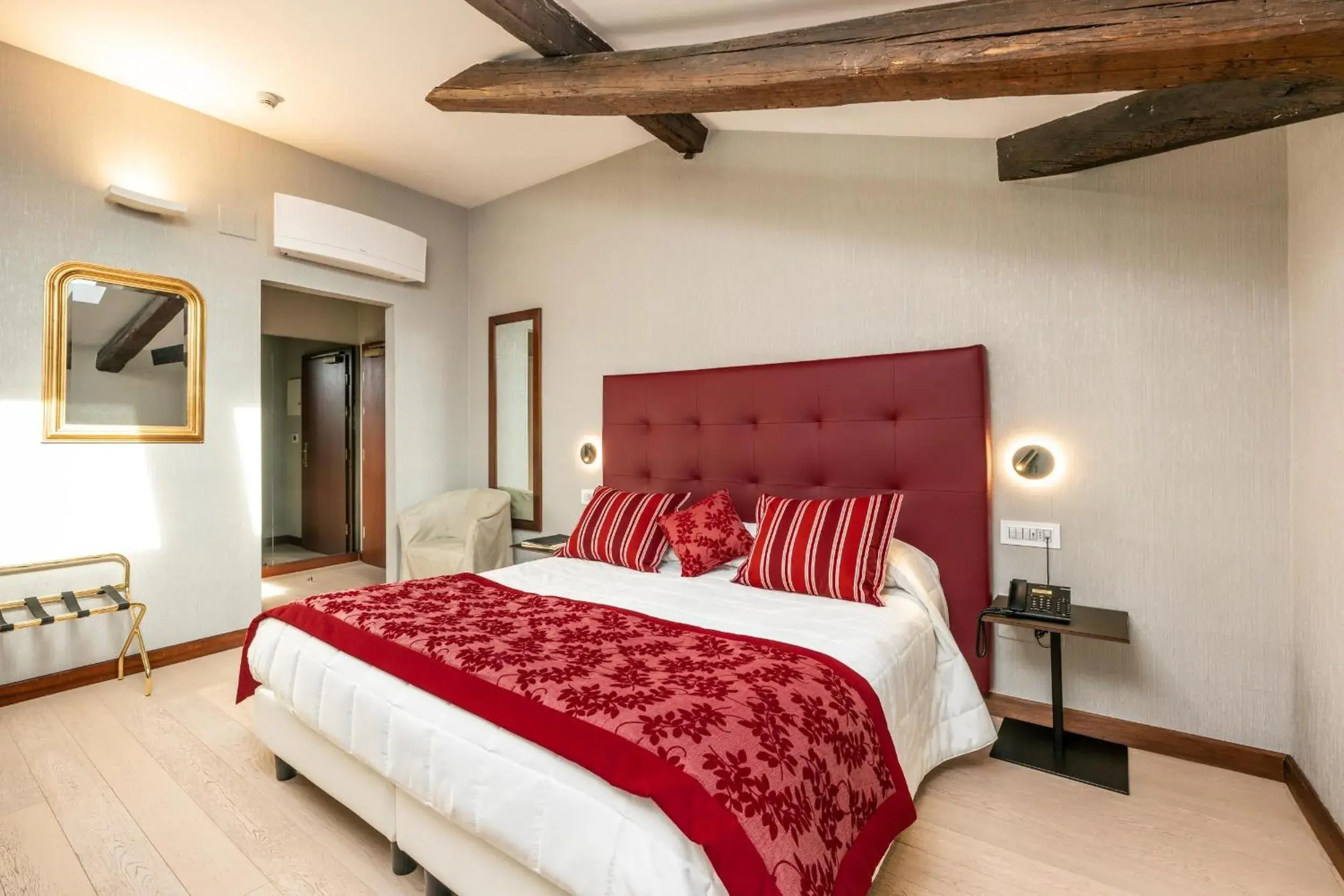 Bed in Hotel Villa Madruzzo