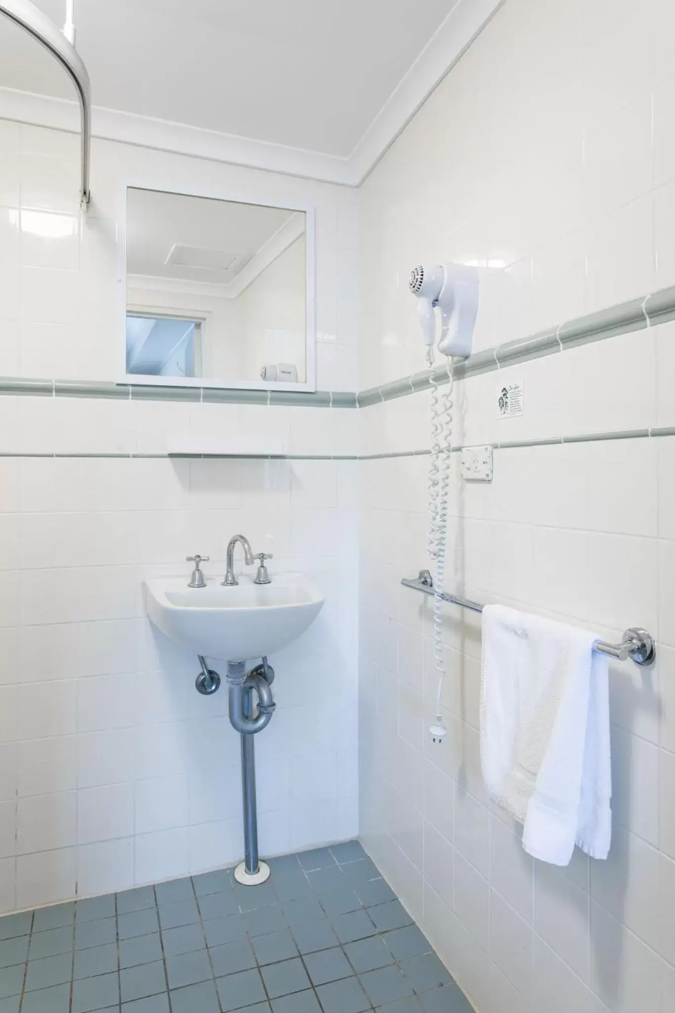 Shower, Bathroom in Arena Hotel (formerly Sleep Express Motel)