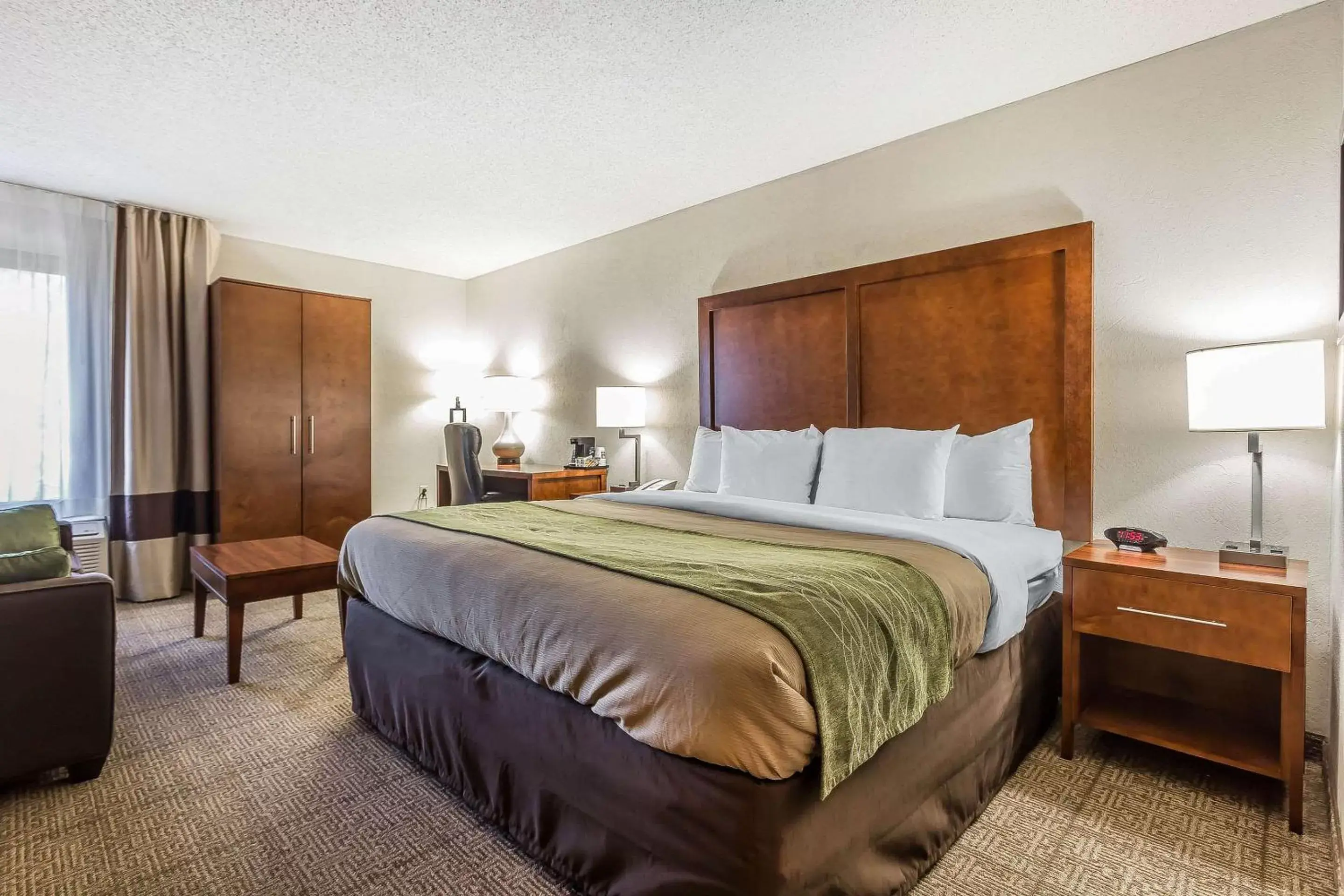 Bedroom, Bed in Quality Inn Summerville-Charleston