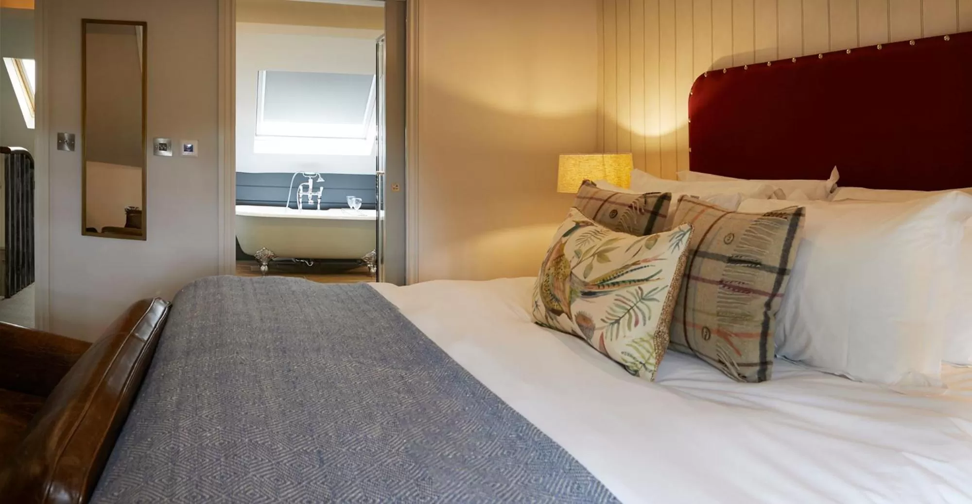 Bedroom, Bed in The Plough Inn & Cottages