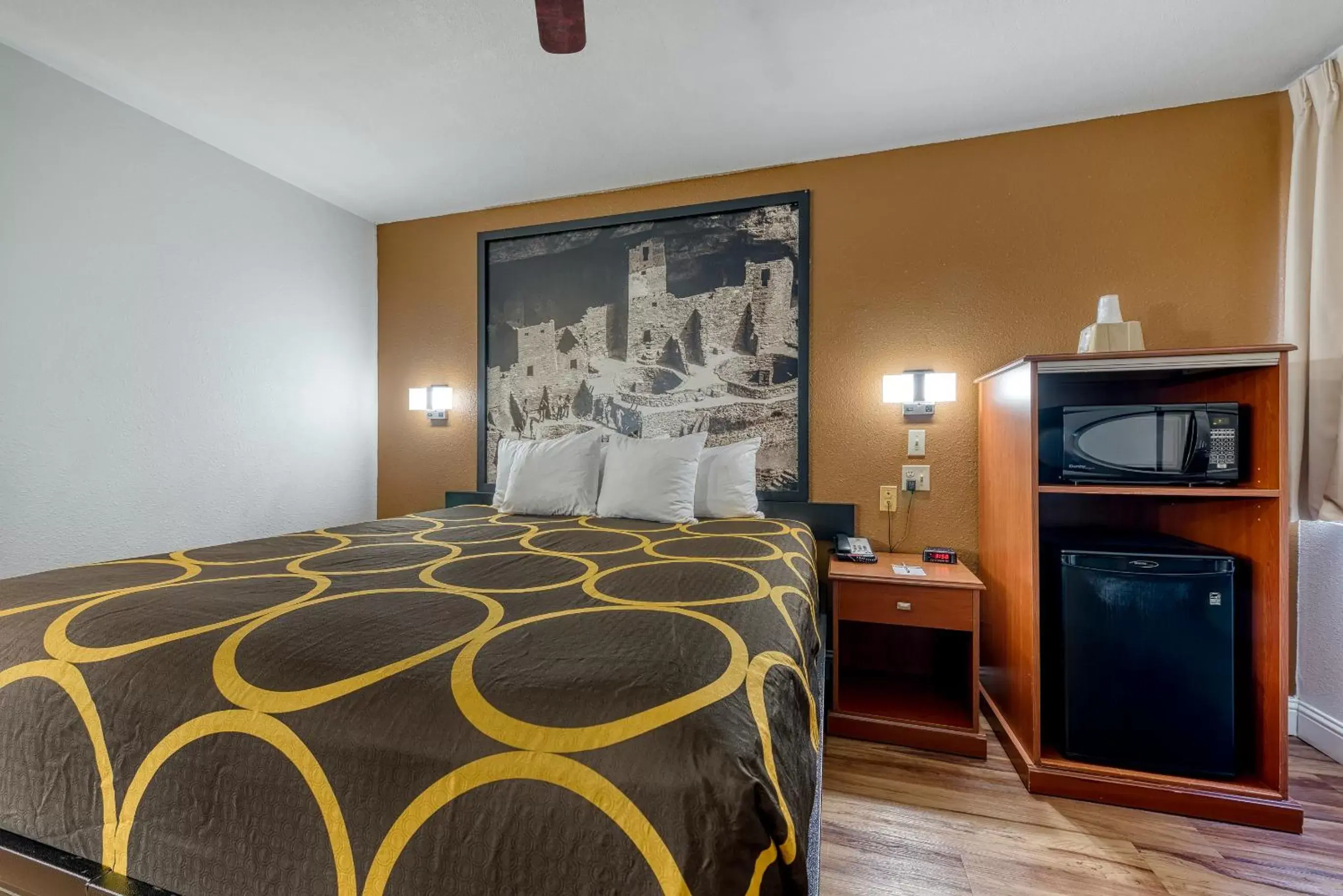 King Room - Non-Smoking in Super 8 by Wyndham Alamosa