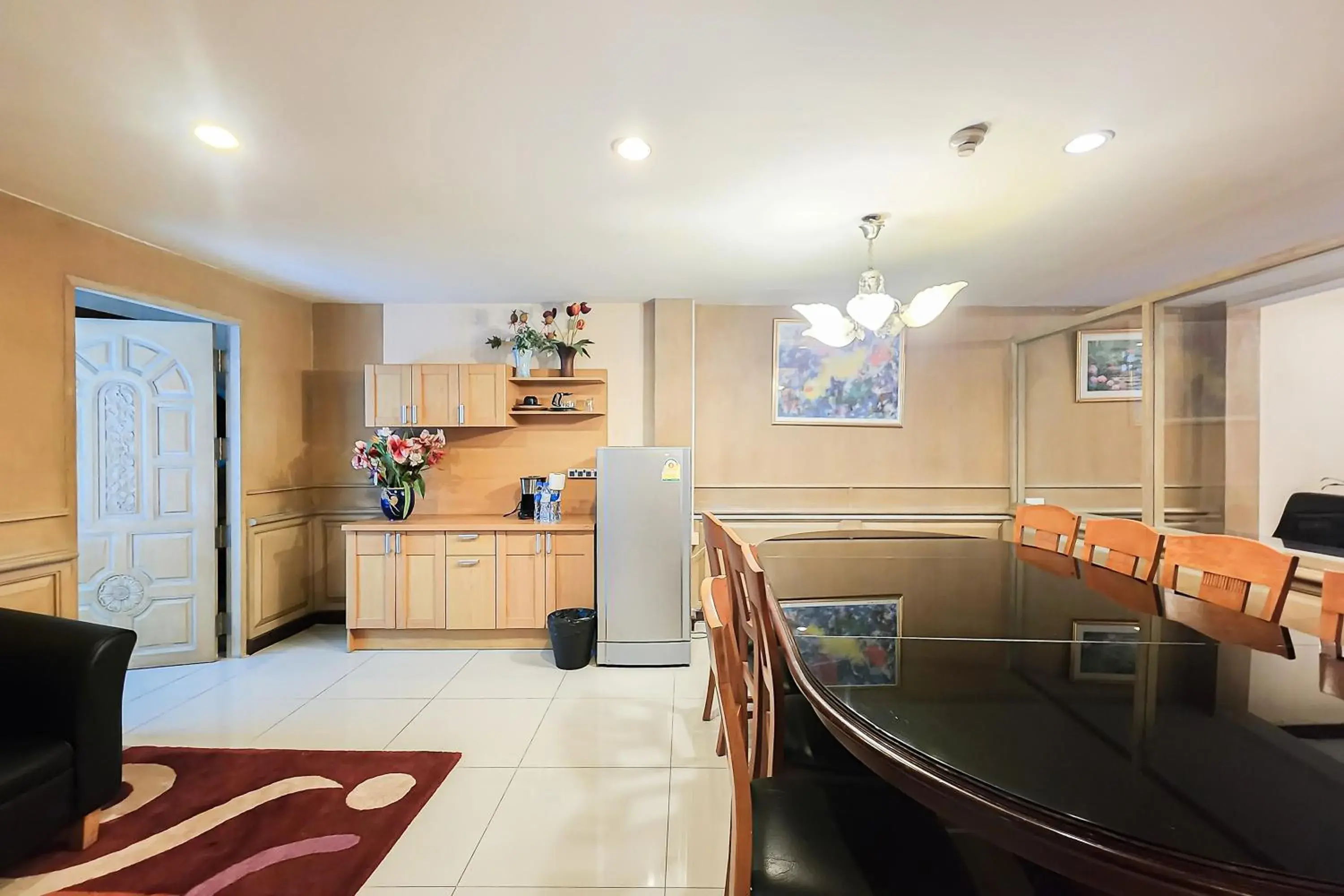 Living room, Kitchen/Kitchenette in Cordia Residence Sathorn