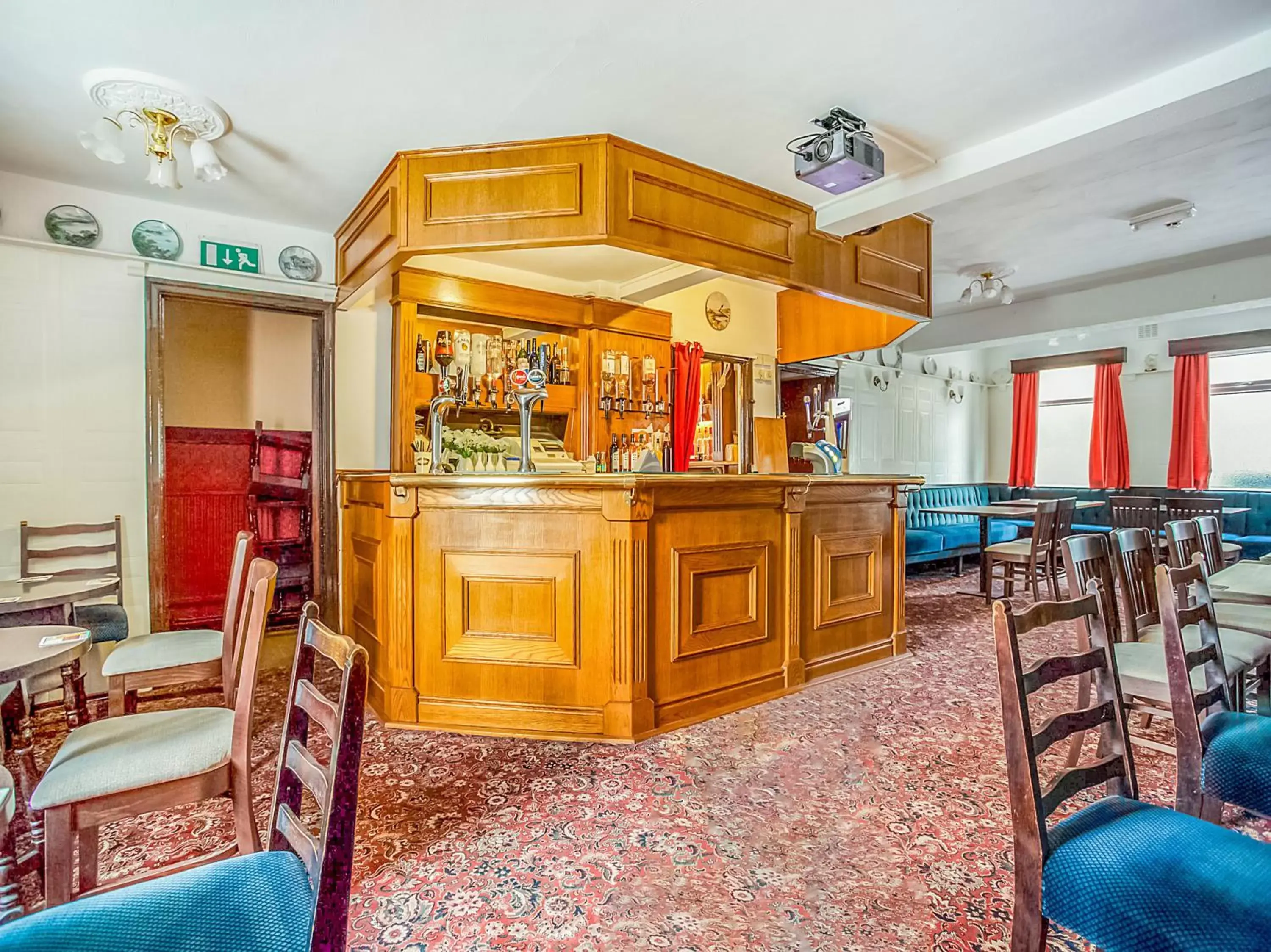 Lounge or bar, Lobby/Reception in OYO The Village Inn, Murton Seaham