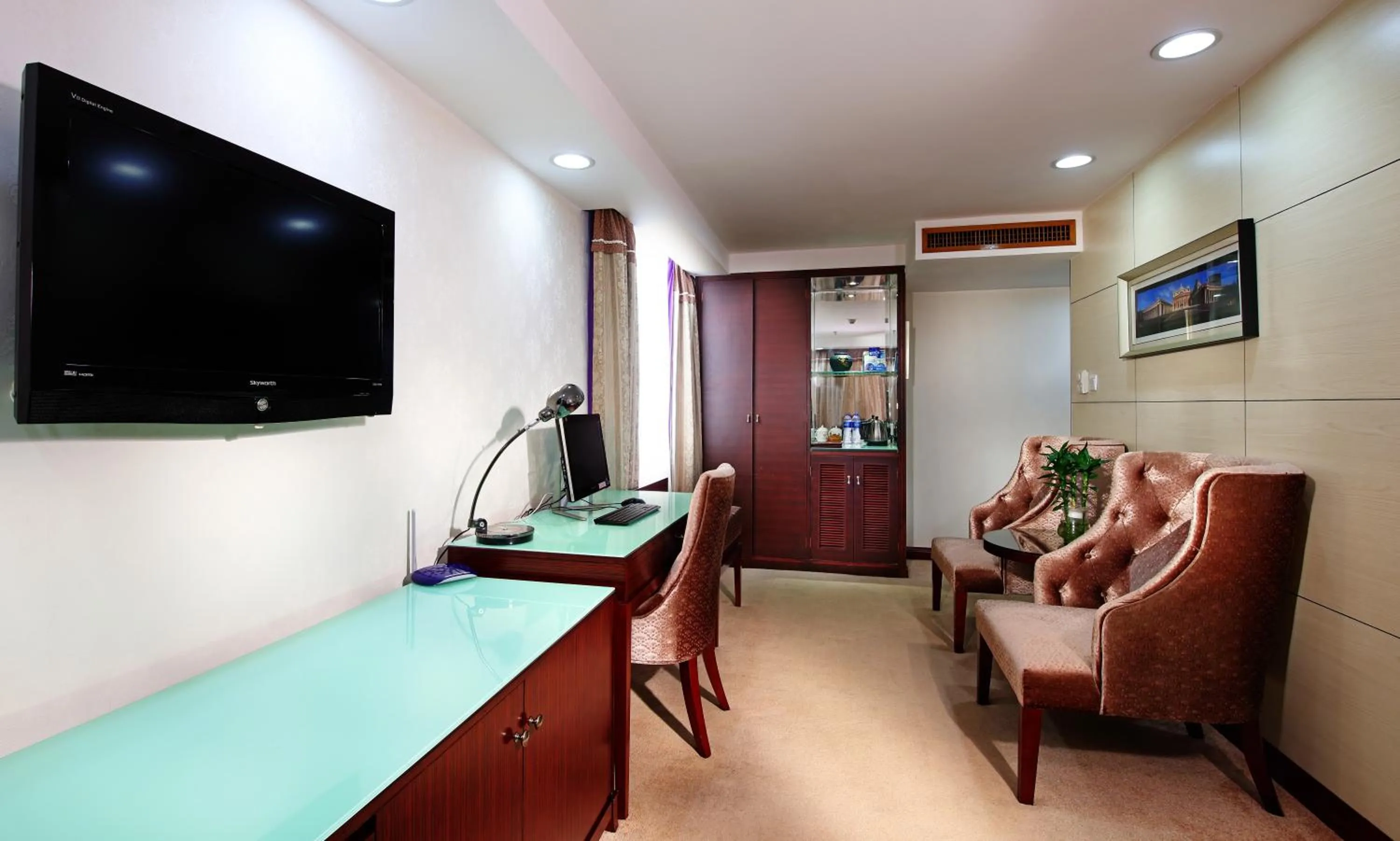 TV and multimedia in New World Hotel