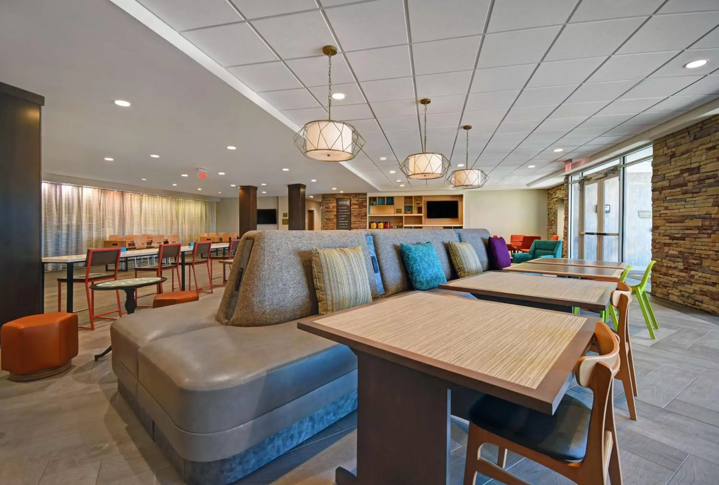 Lobby or reception, Lounge/Bar in Home2 Suites By Hilton Columbus