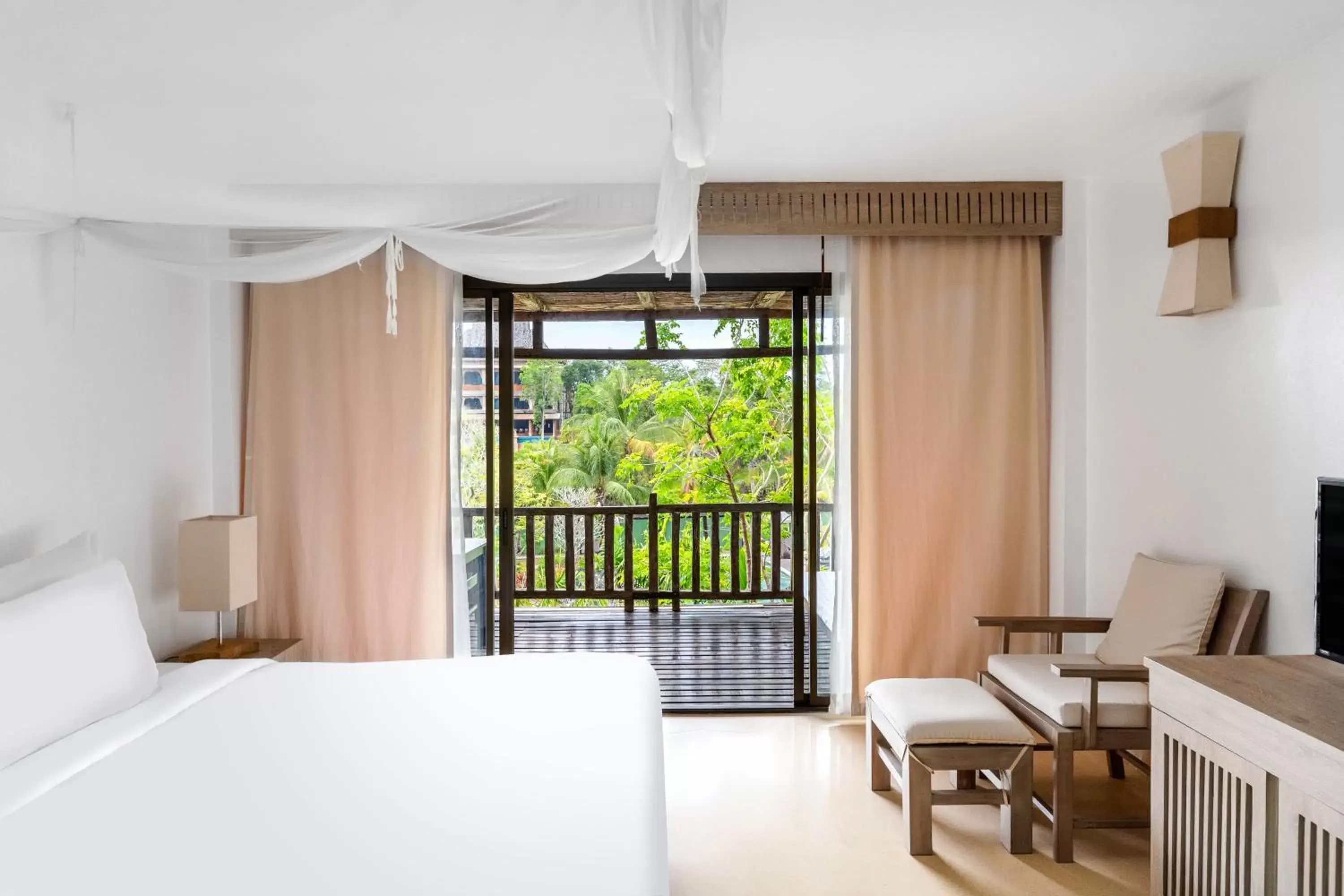 Bedroom in Aana Resort & Spa