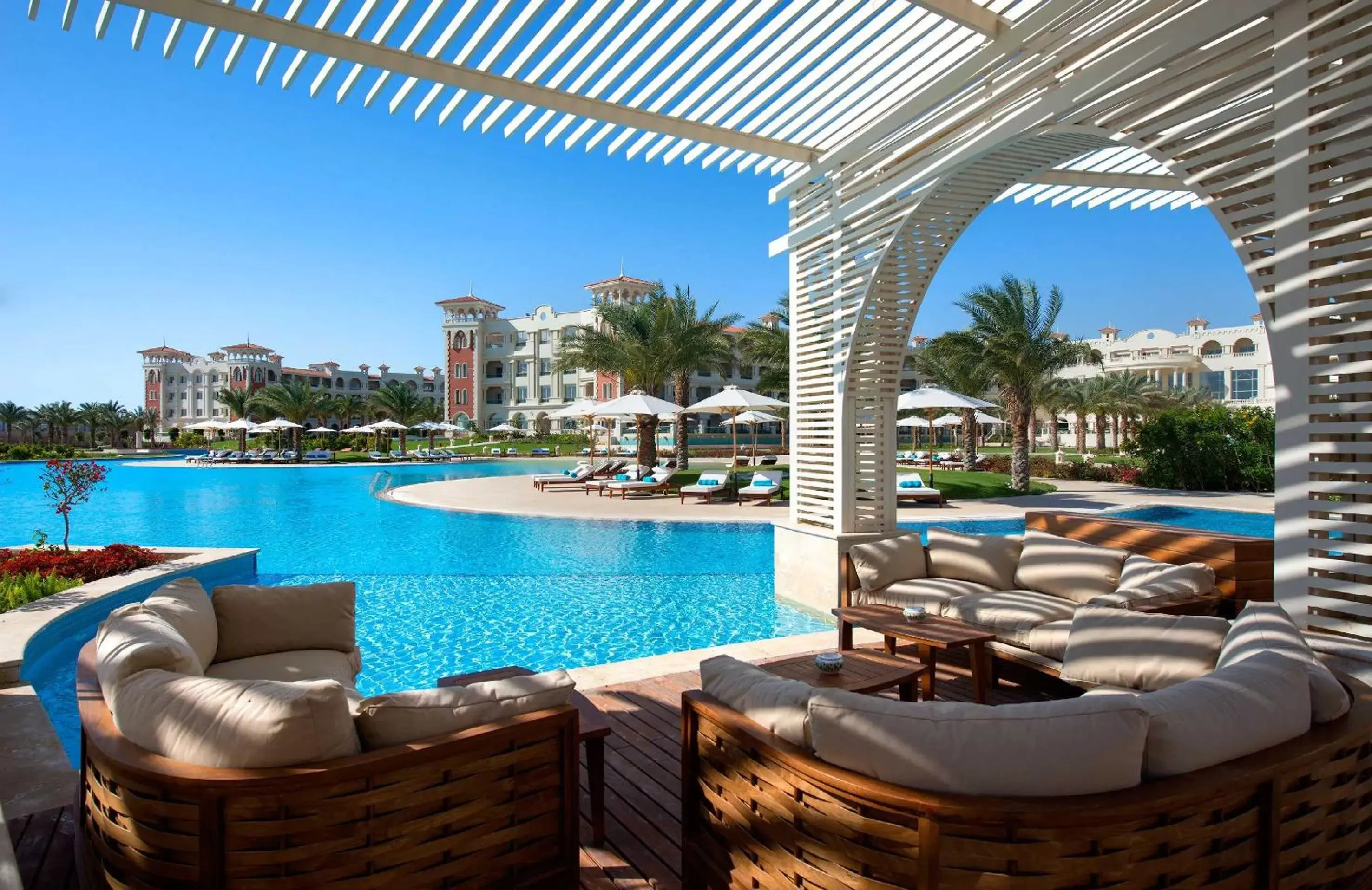Restaurant/places to eat, Swimming Pool in Baron Palace Sahl Hasheesh