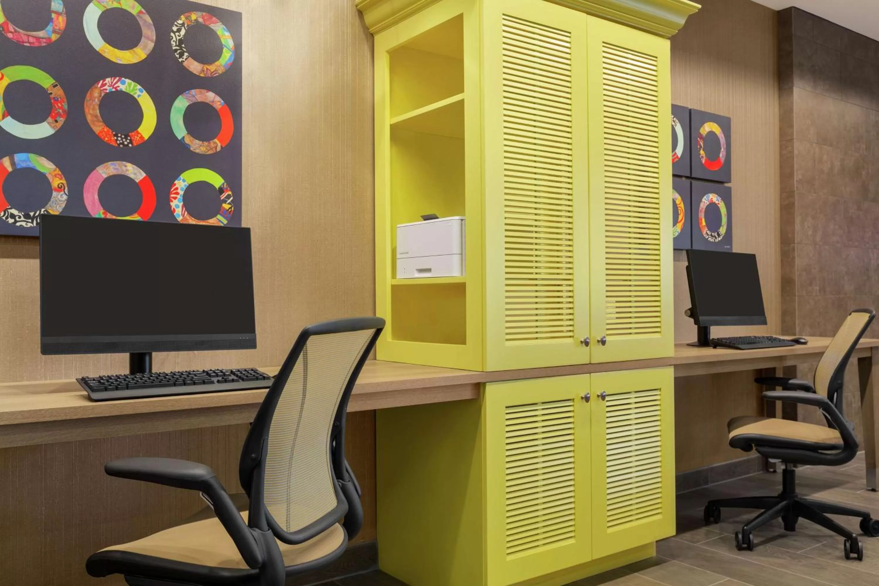 Business facilities in Home2 Suites By Hilton Portland Airport