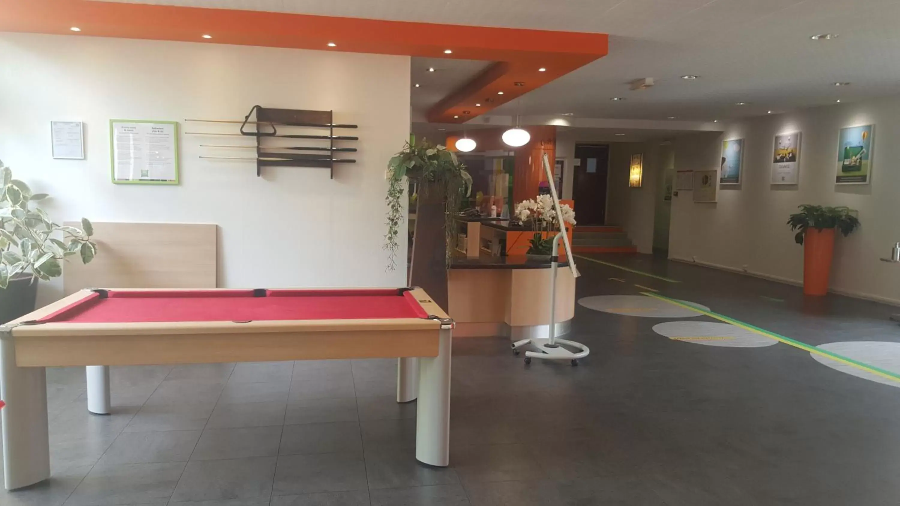 Billiard, Billiards in ibis Styles Besançon