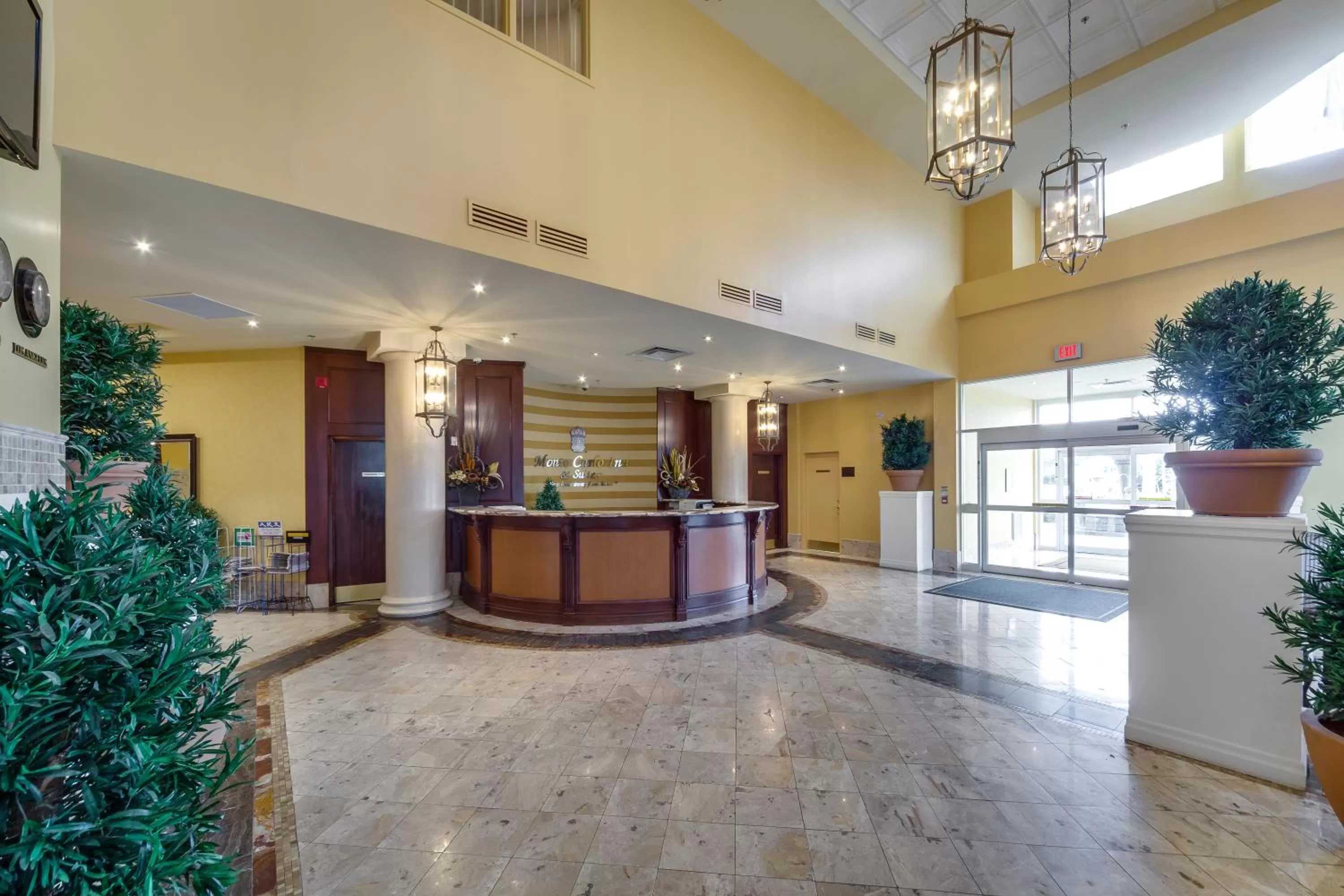 Lobby or reception in Monte Carlo Inn & Suites Downtown Markham