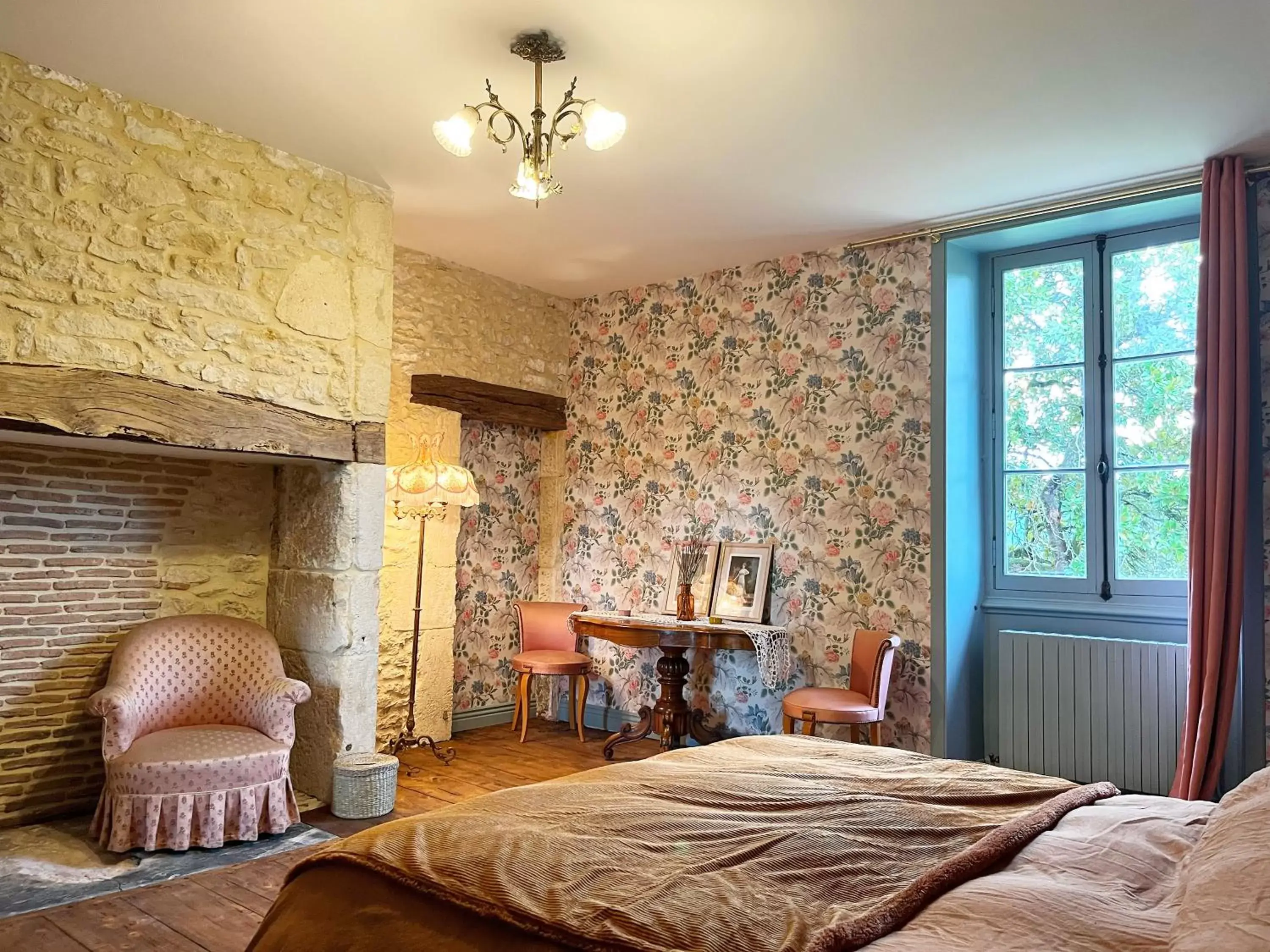 Photo of the whole room in Le Clos Chalmon Chambre d'hôte