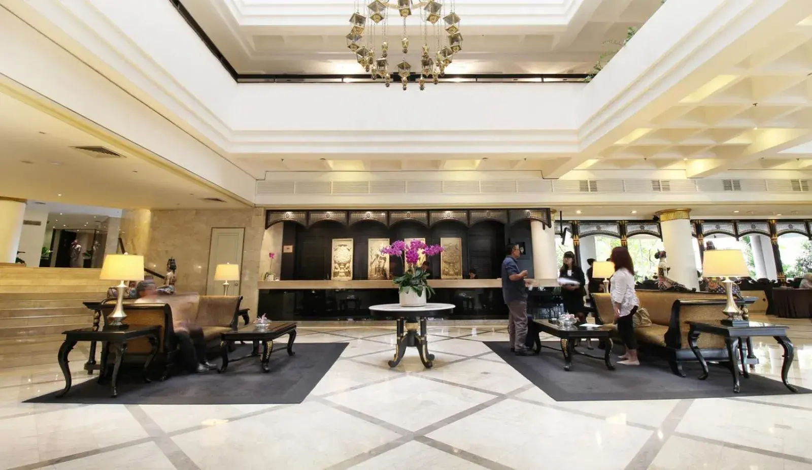 Lobby or reception, Restaurant/Places to Eat in Hotel Santika Premiere Jogja