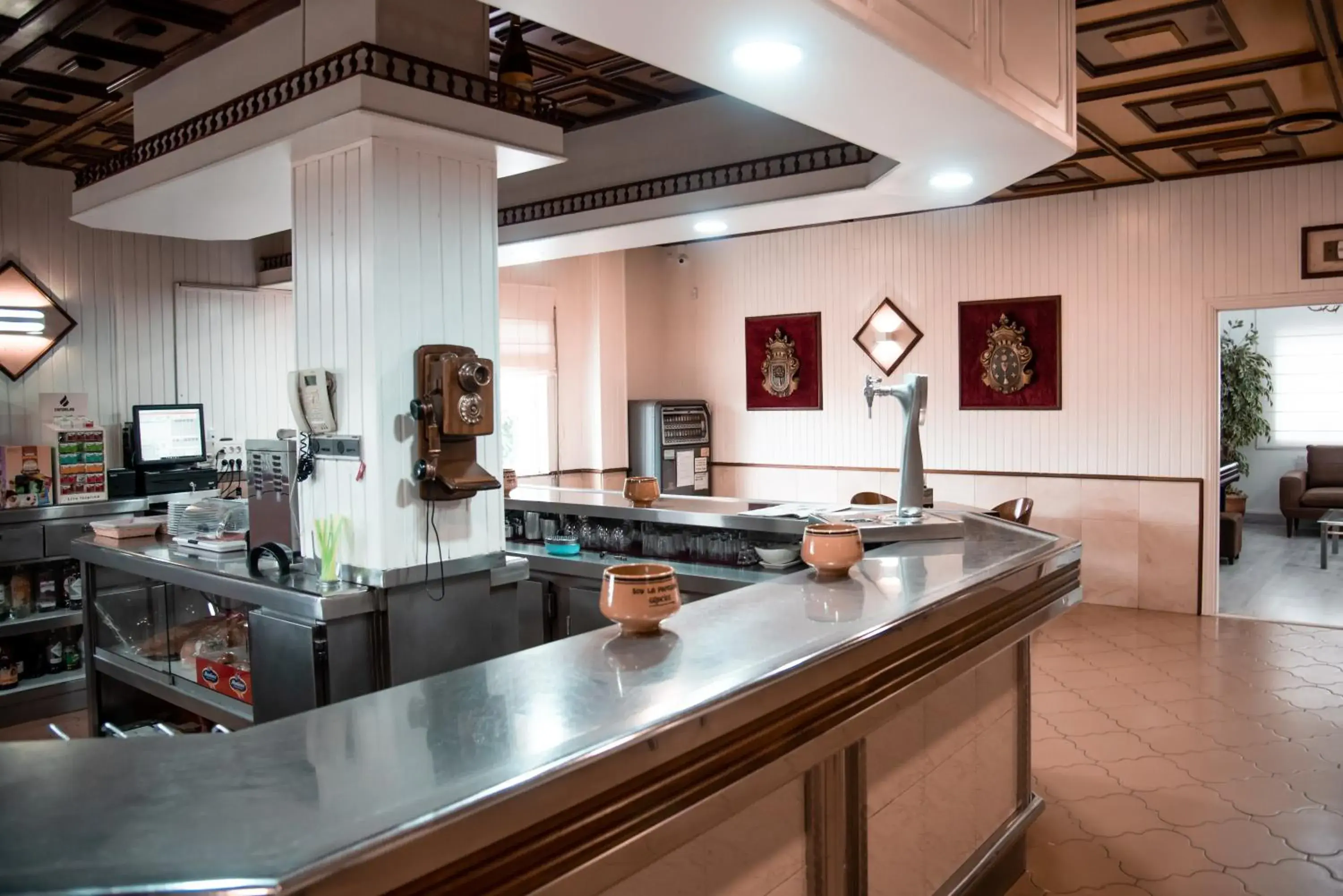 Restaurant/places to eat, Kitchen/Kitchenette in Hotel Los Olmos